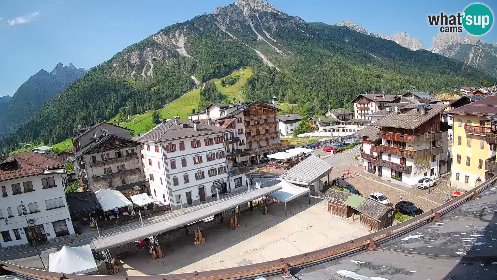 Plaza principal de Forni di Sopra