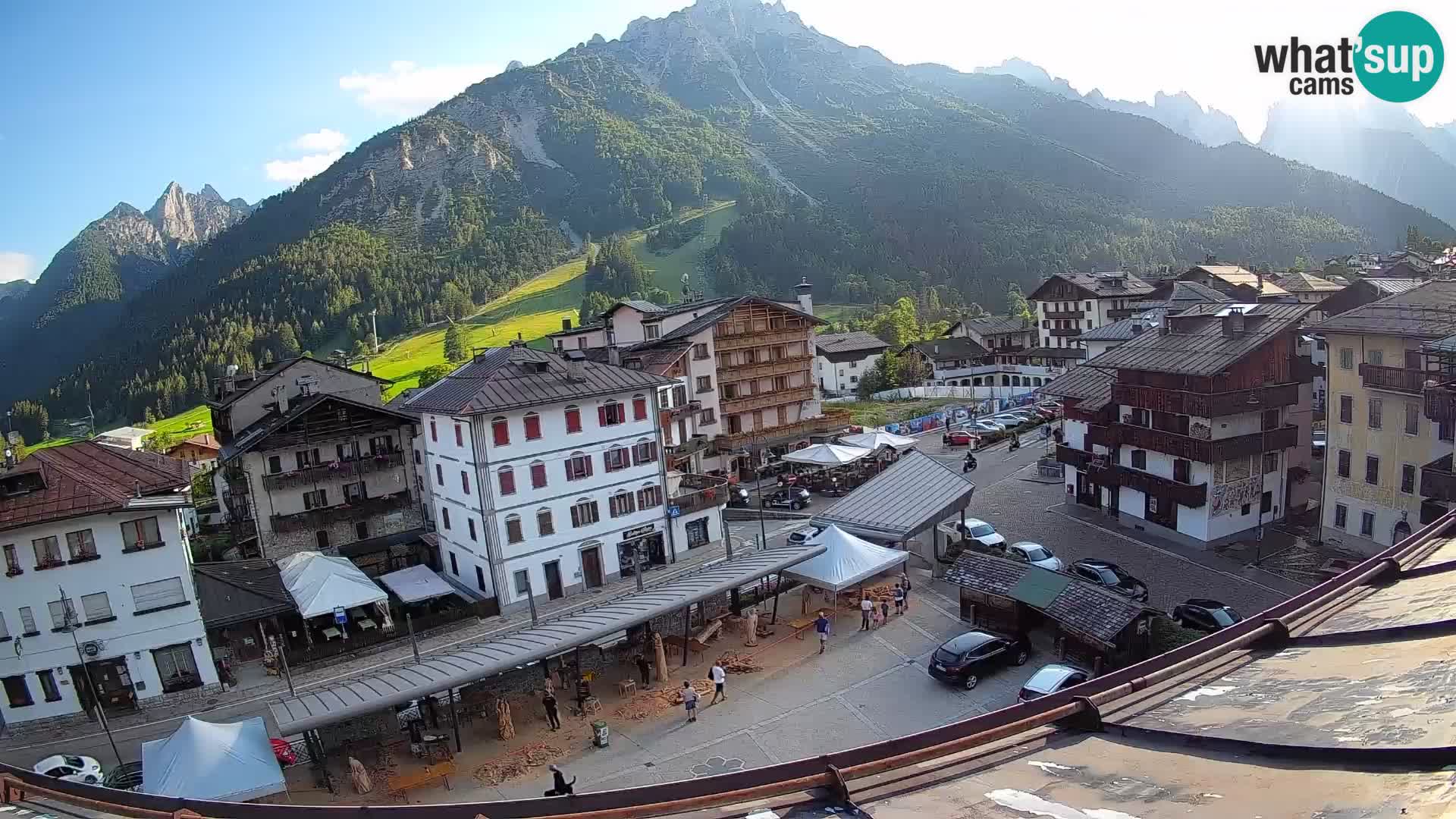 Piazza centrale di Forni di Sopra