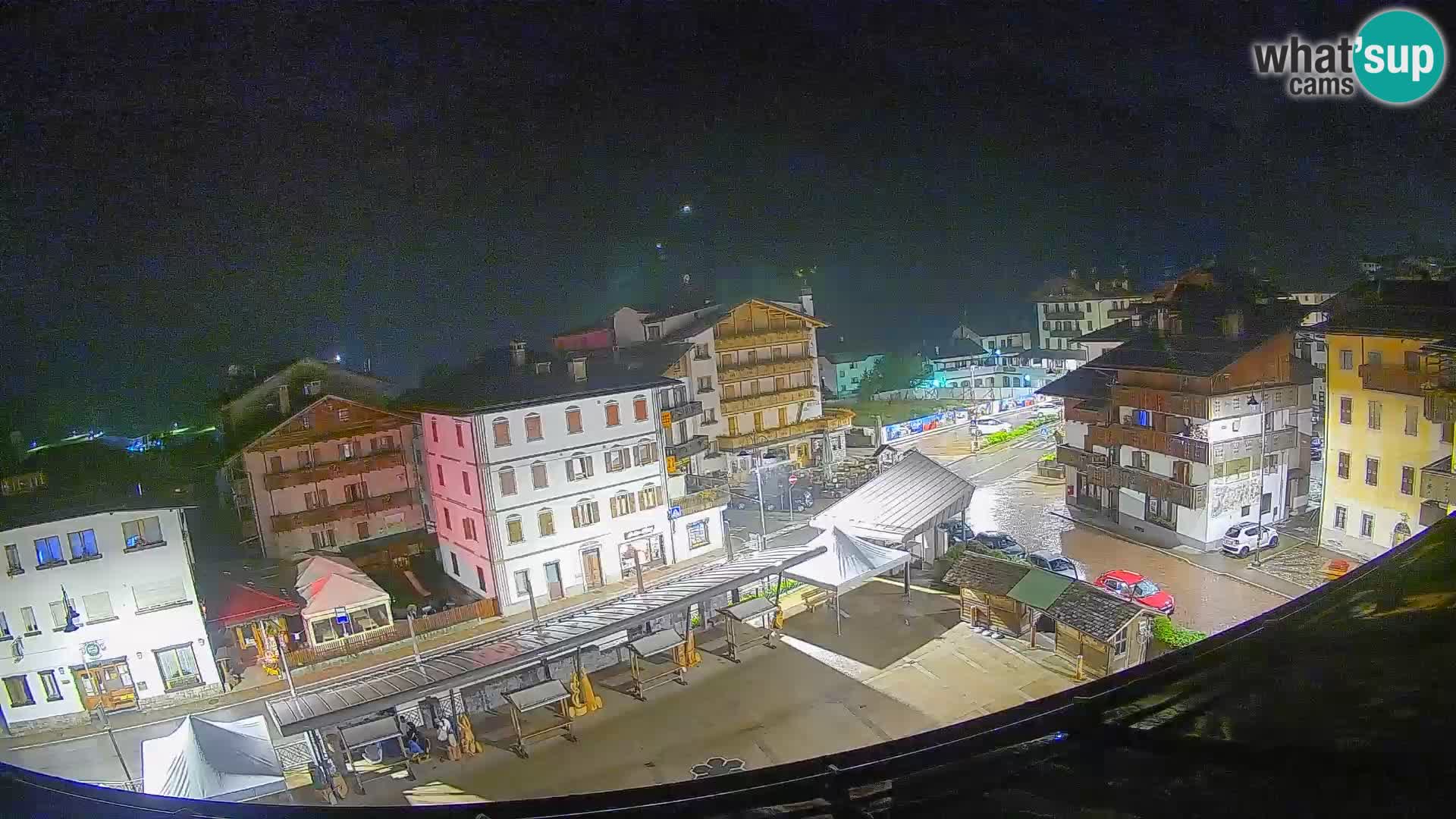 Piazza centrale di Forni di Sopra
