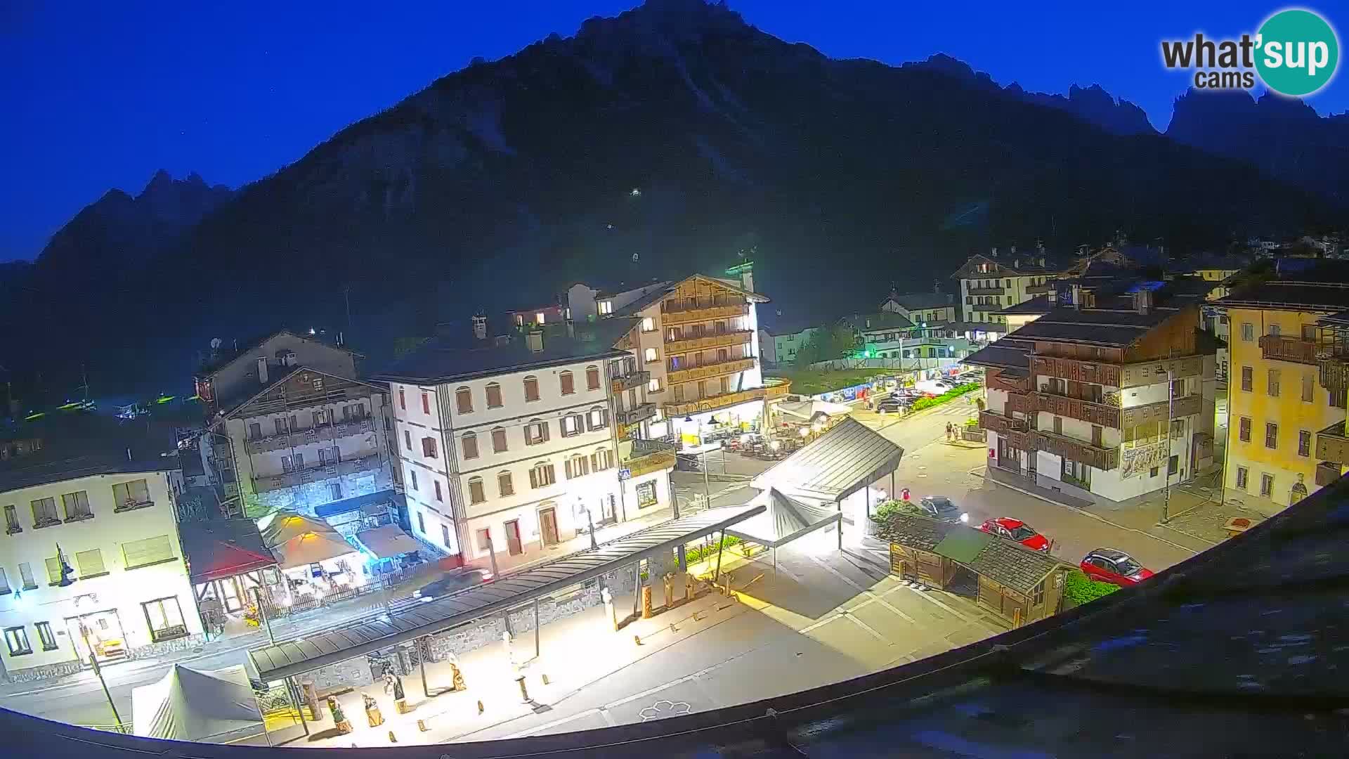 Piazza centrale di Forni di Sopra