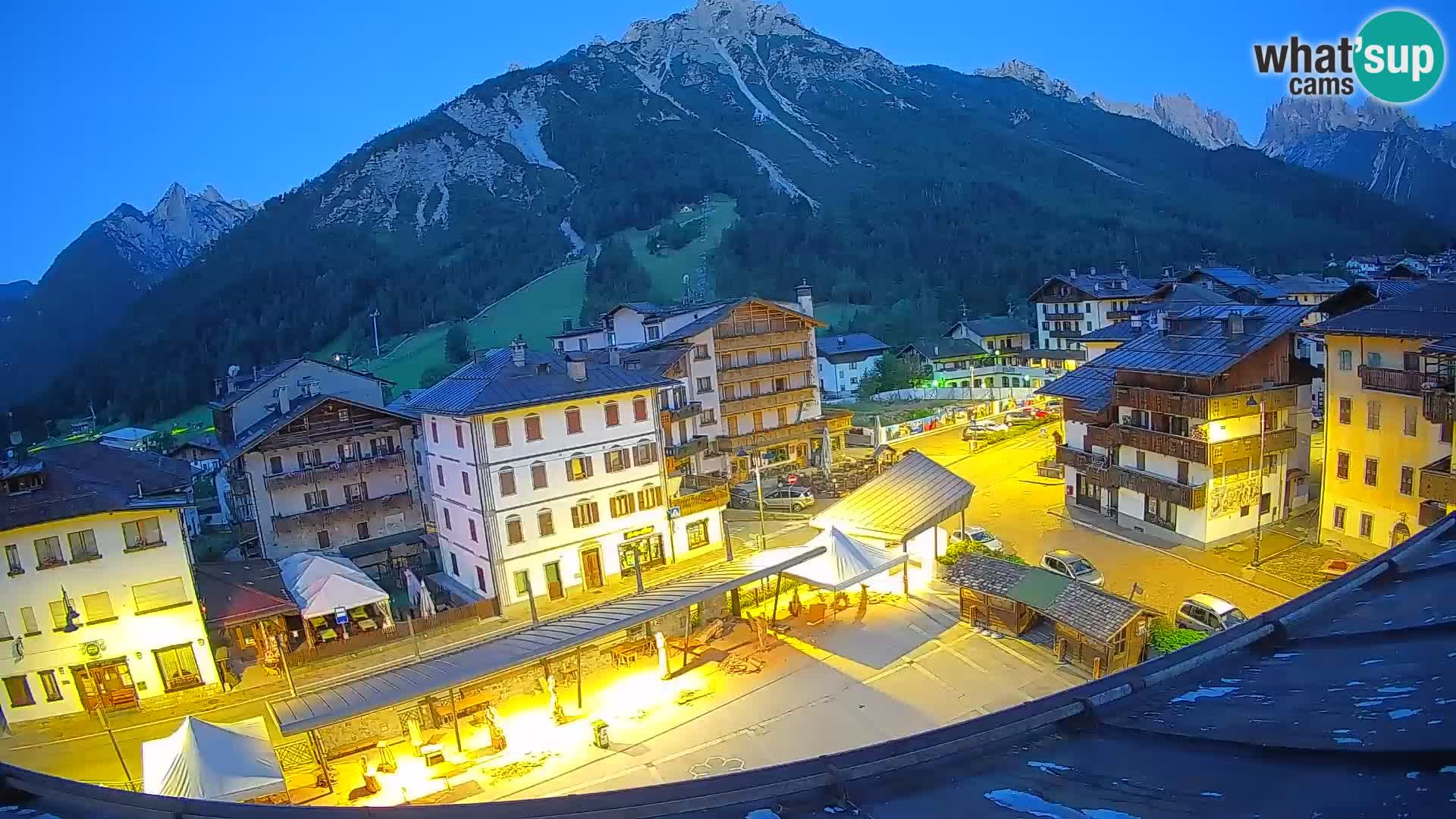 Piazza centrale di Forni di Sopra