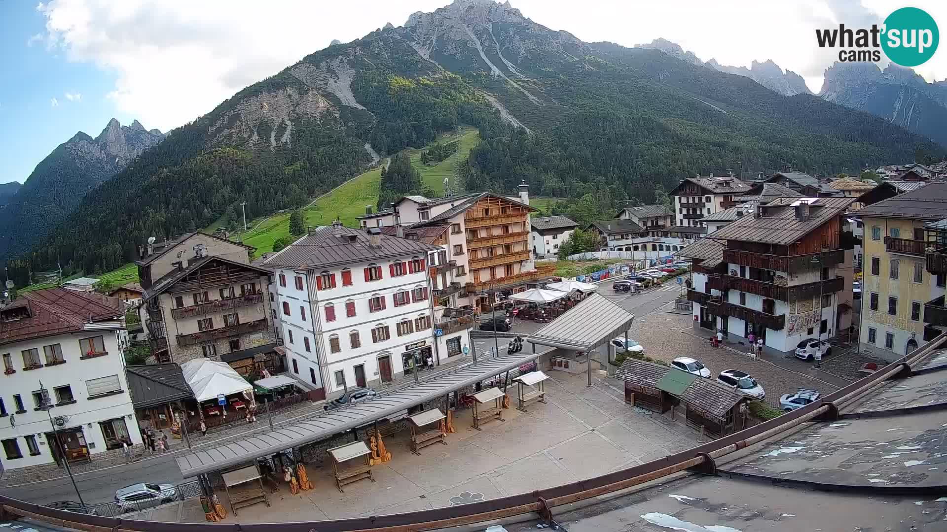 Plaza principal de Forni di Sopra