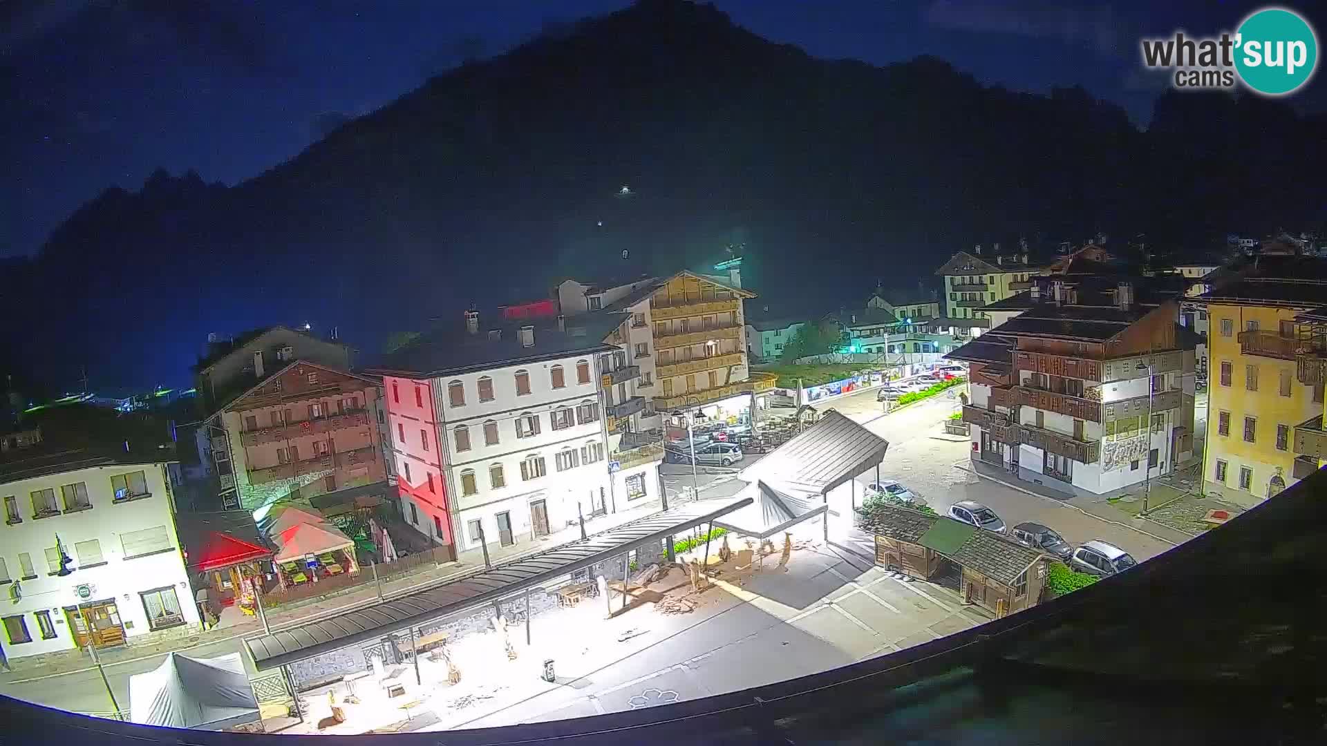 Piazza centrale di Forni di Sopra