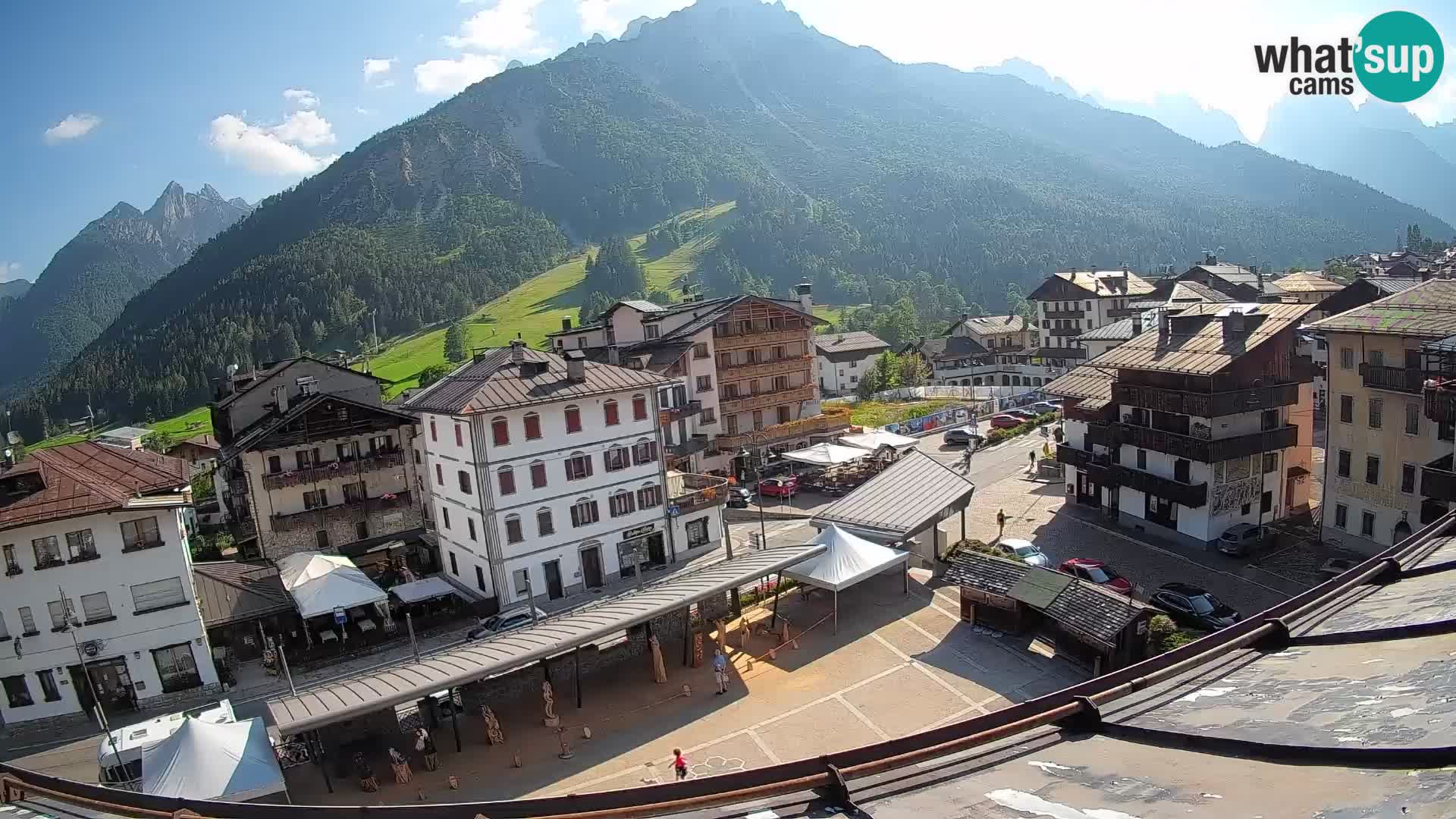 Plaza principal de Forni di Sopra