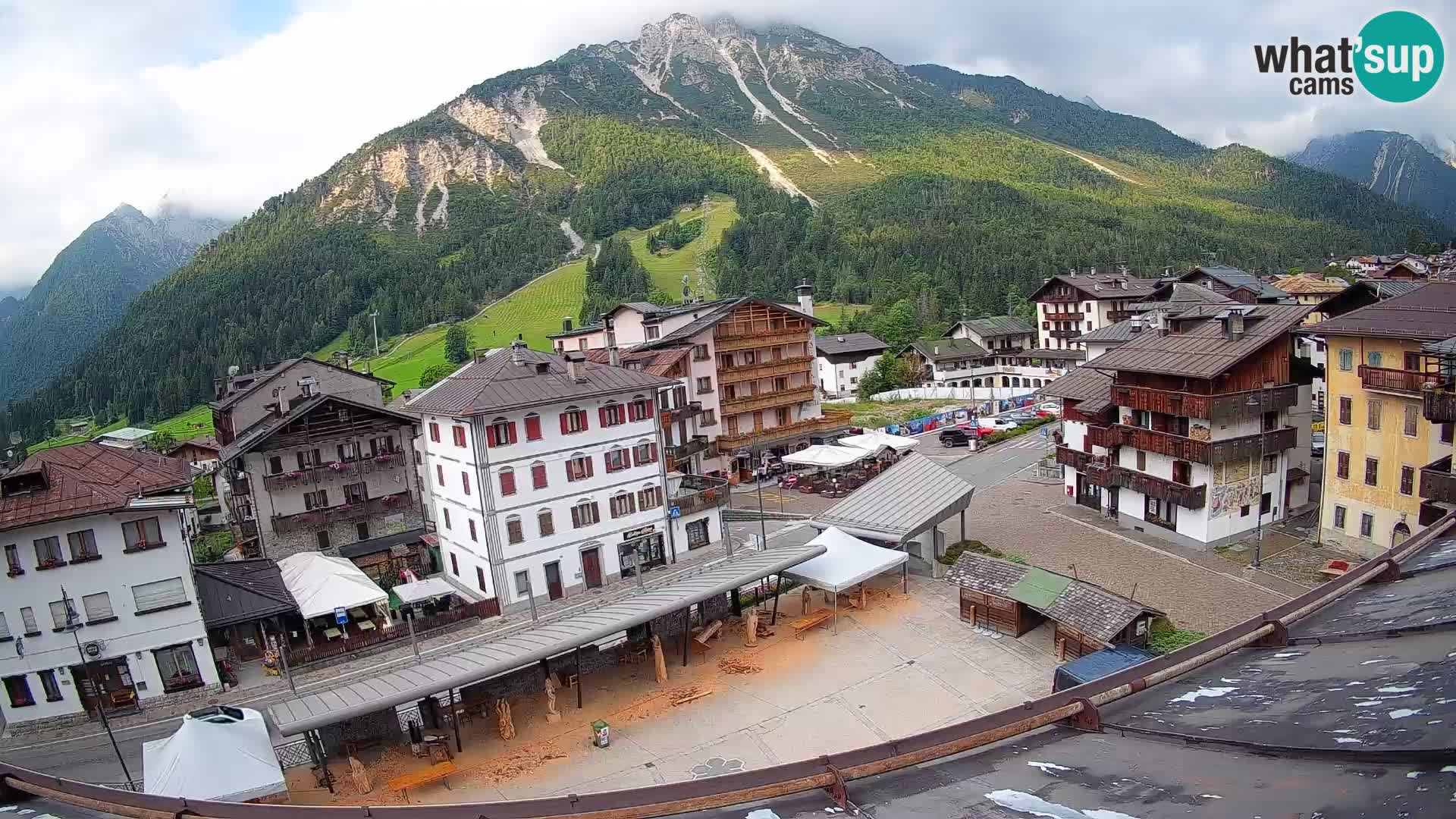 Plaza principal de Forni di Sopra