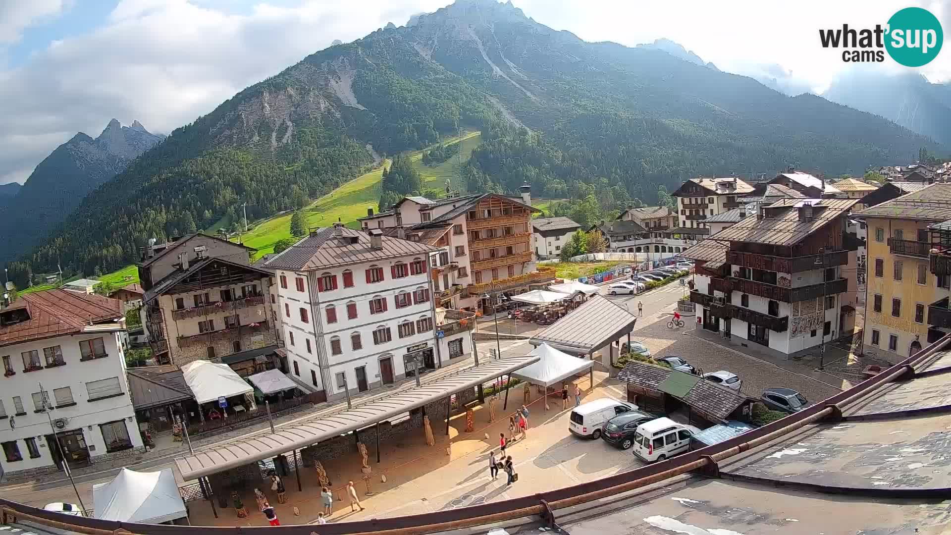 Plaza principal de Forni di Sopra