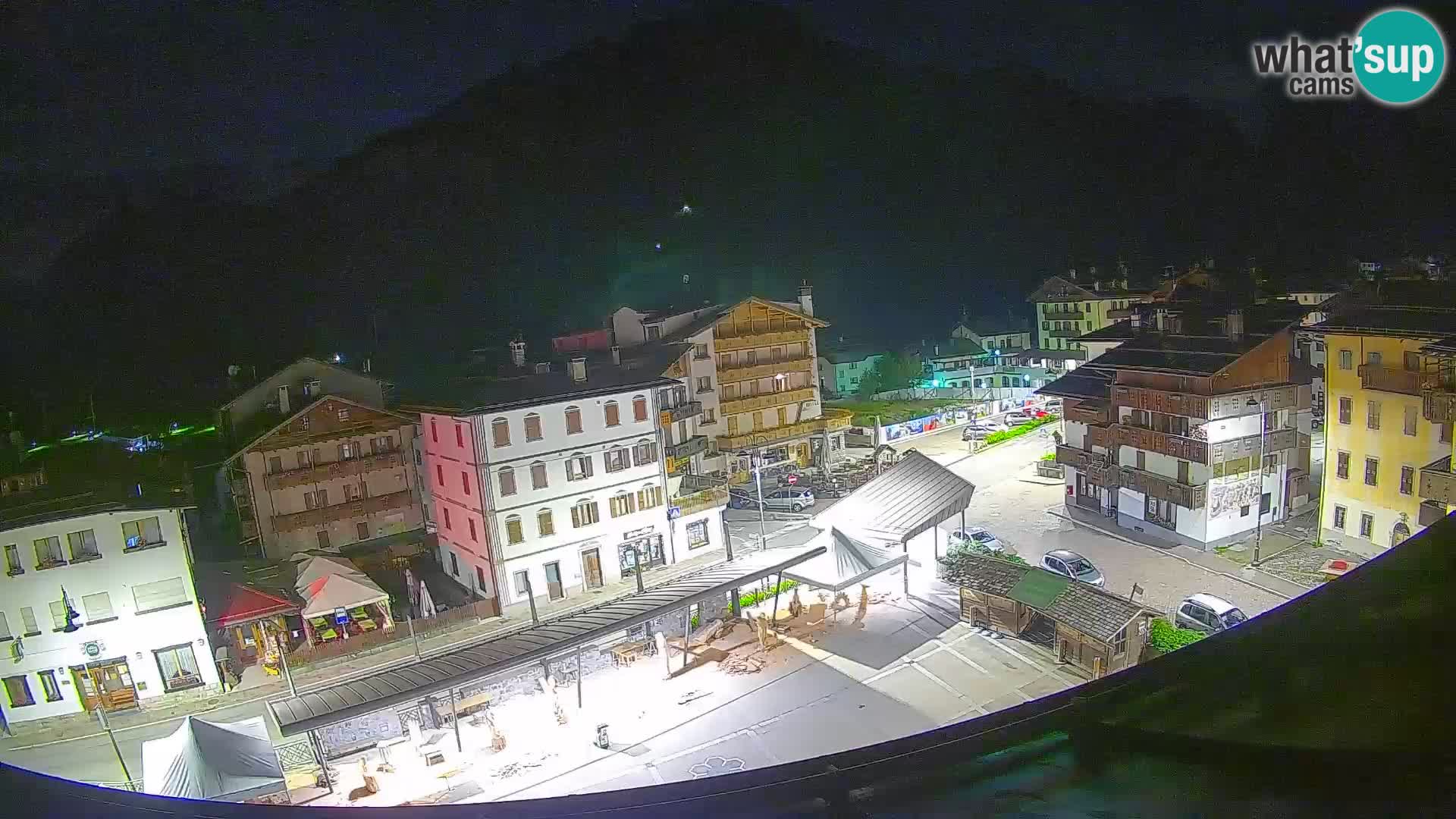 Plaza principal de Forni di Sopra