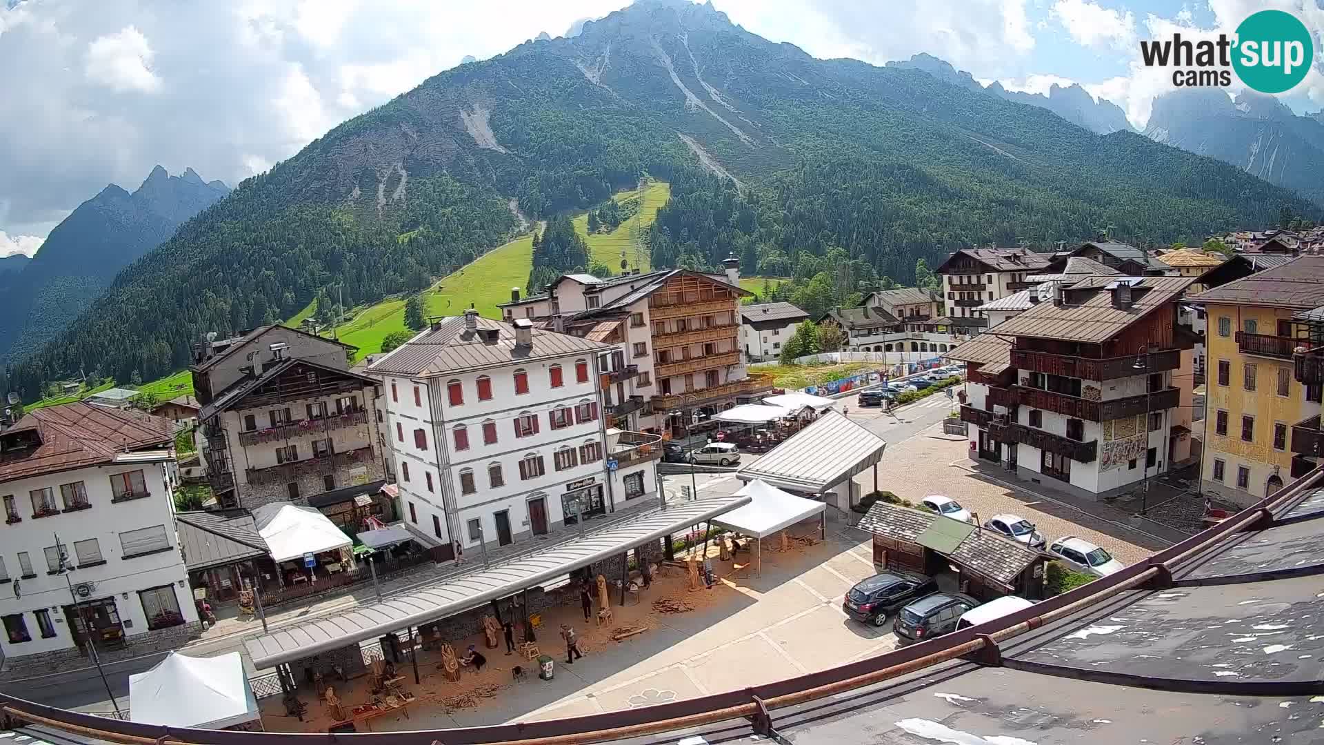 Hauptplatz von Forni di Sopra