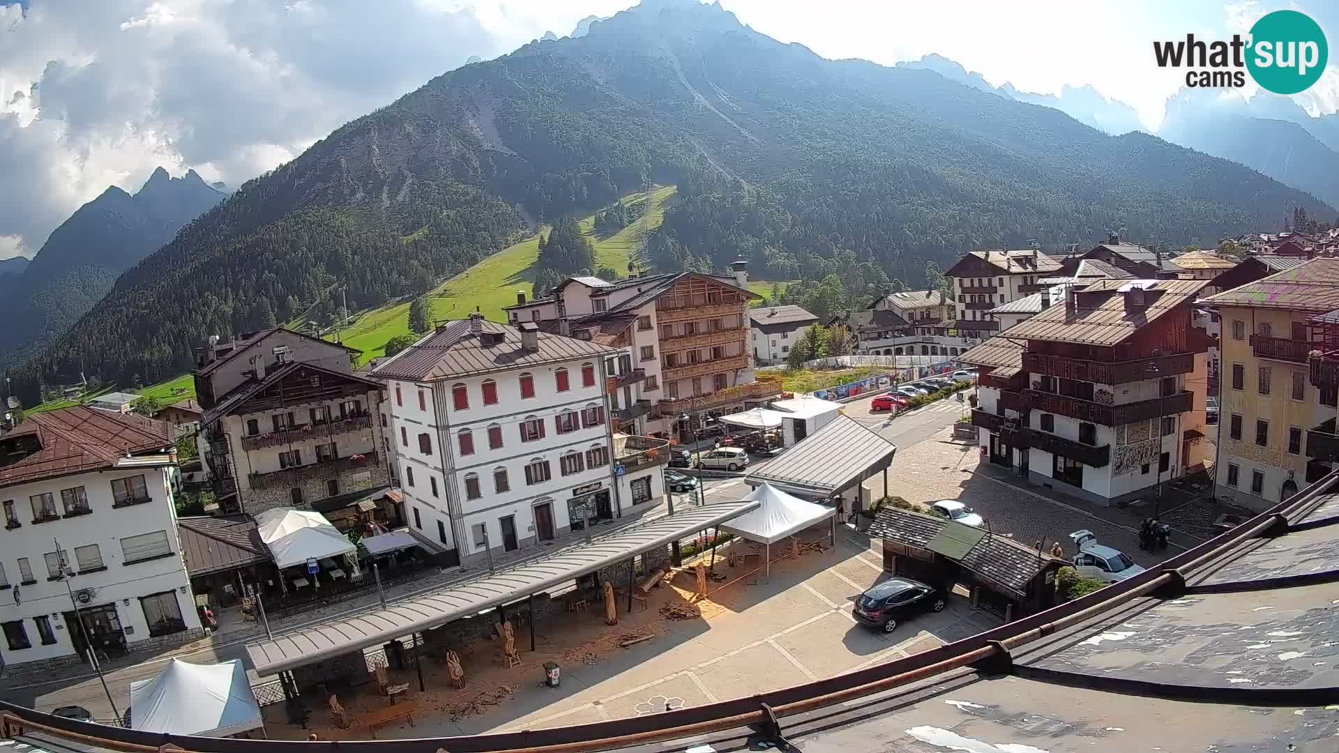 Piazza centrale di Forni di Sopra
