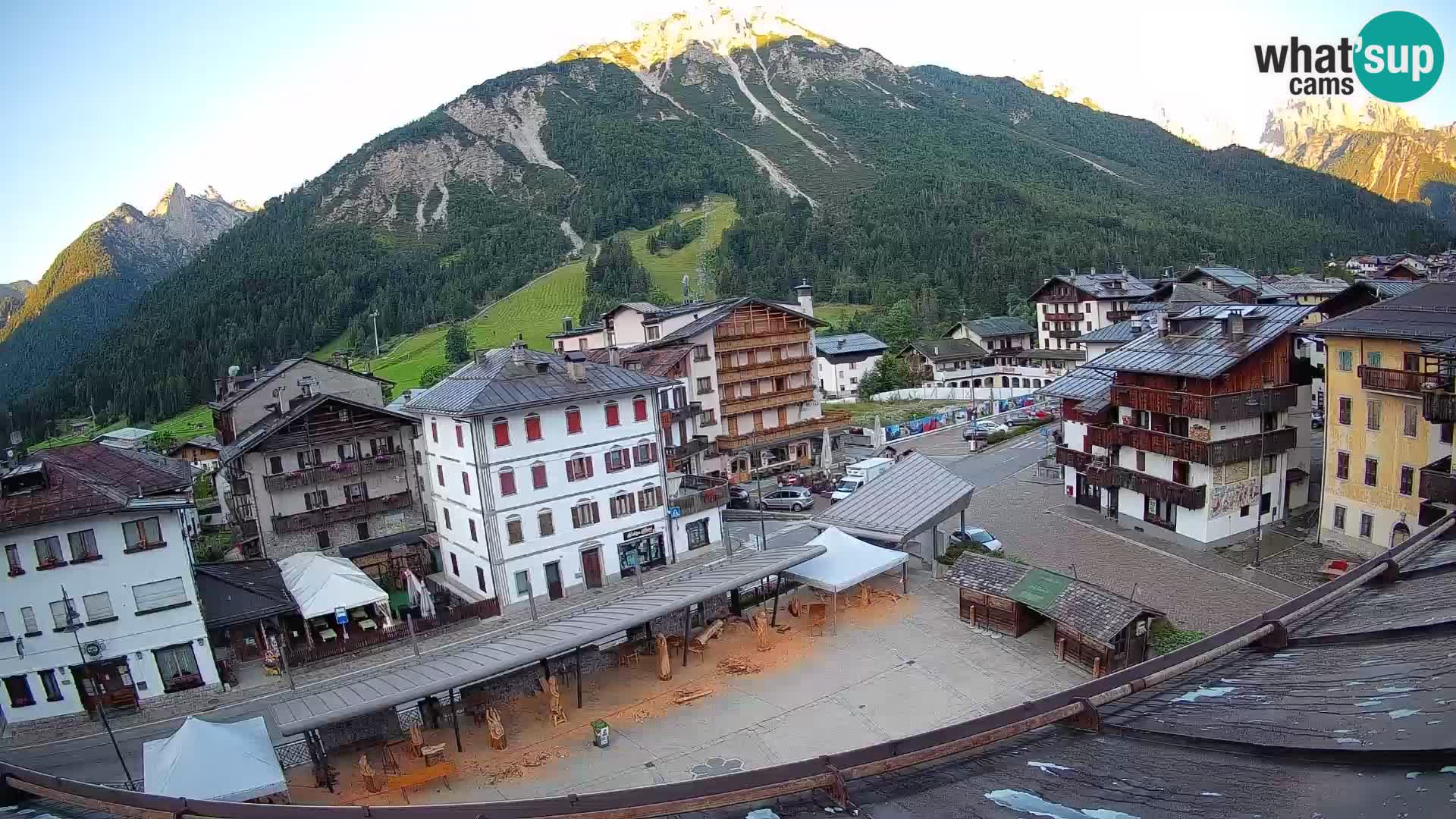 Plaza principal de Forni di Sopra