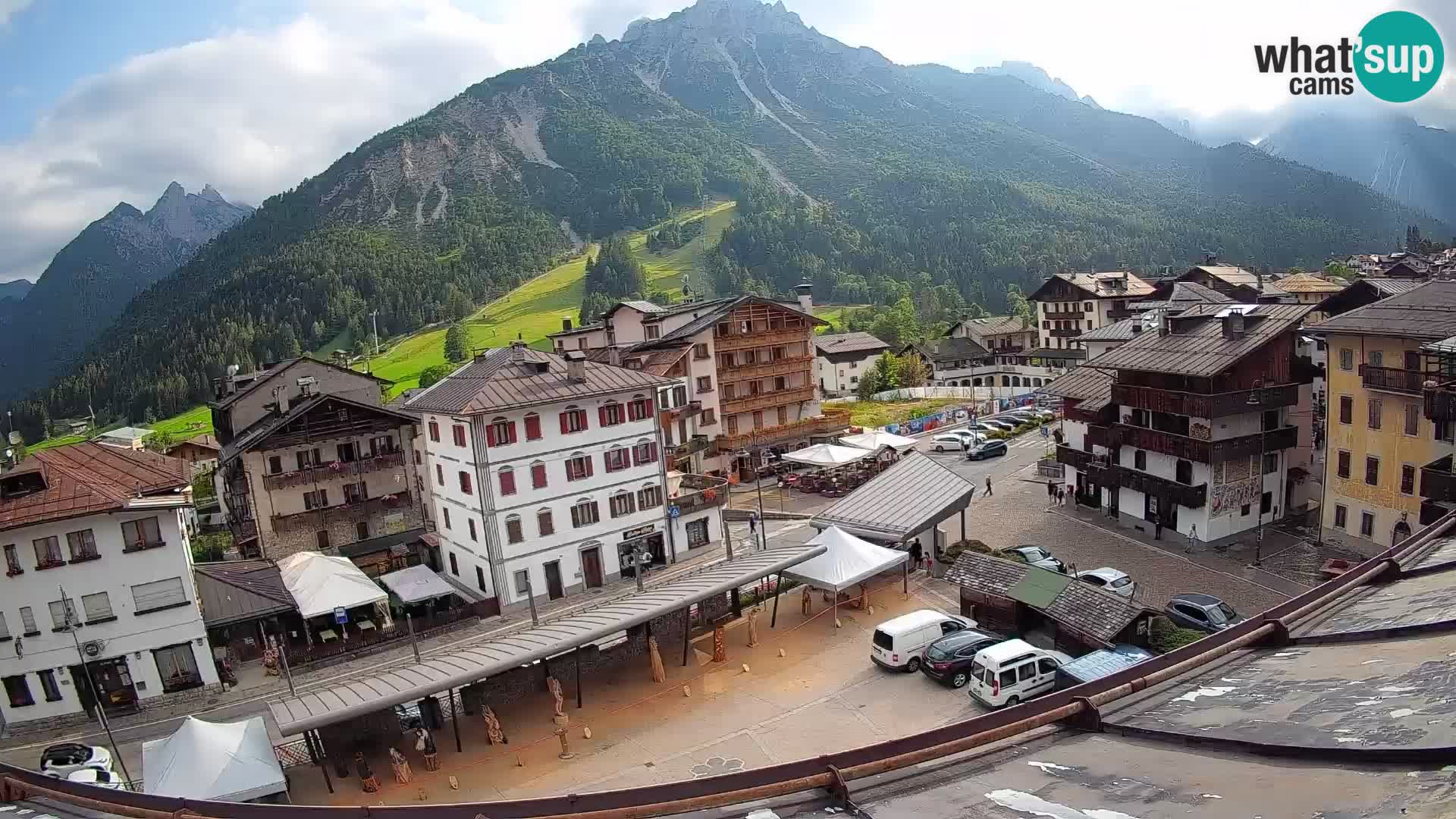 Plaza principal de Forni di Sopra