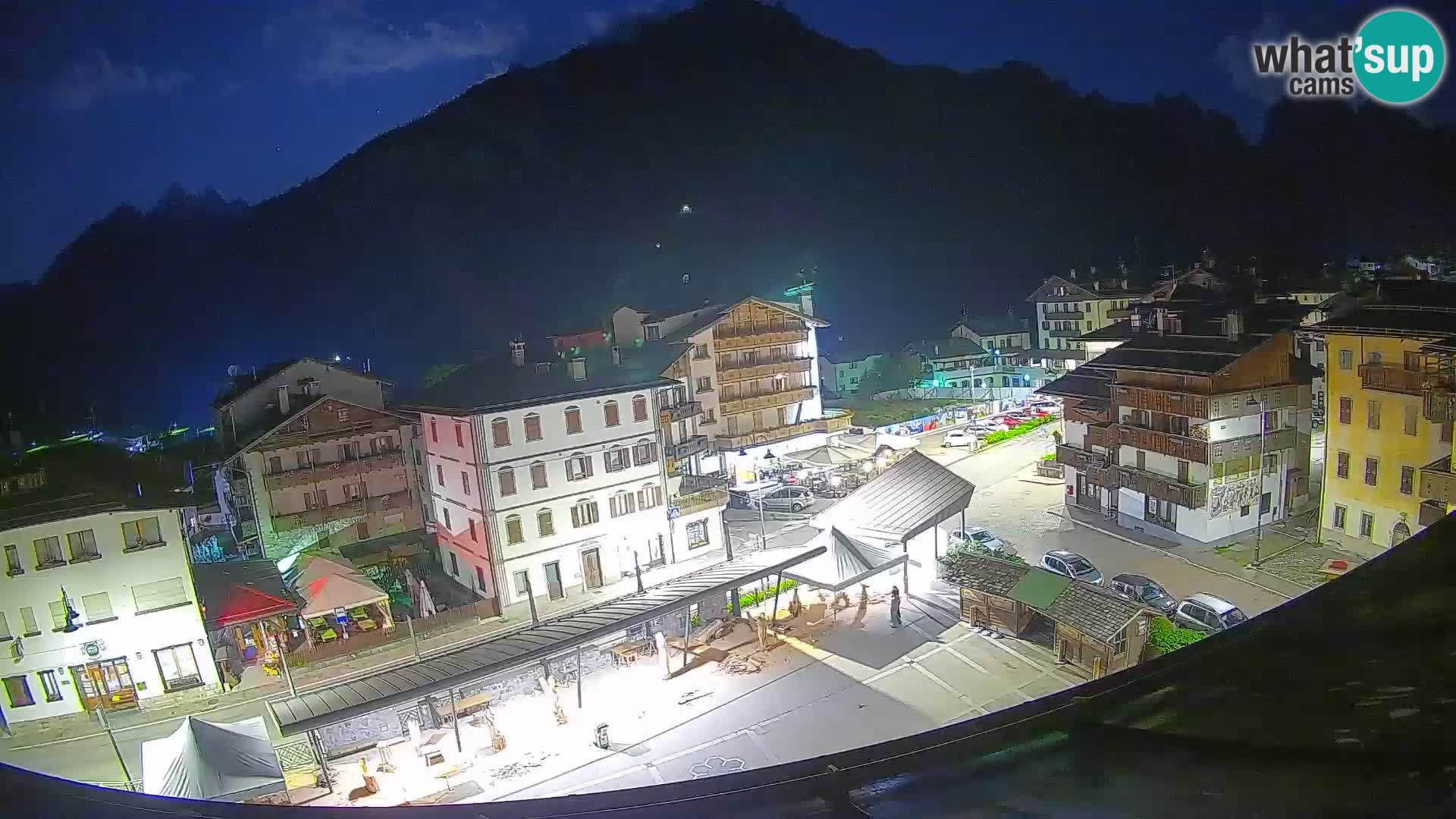 Piazza centrale di Forni di Sopra