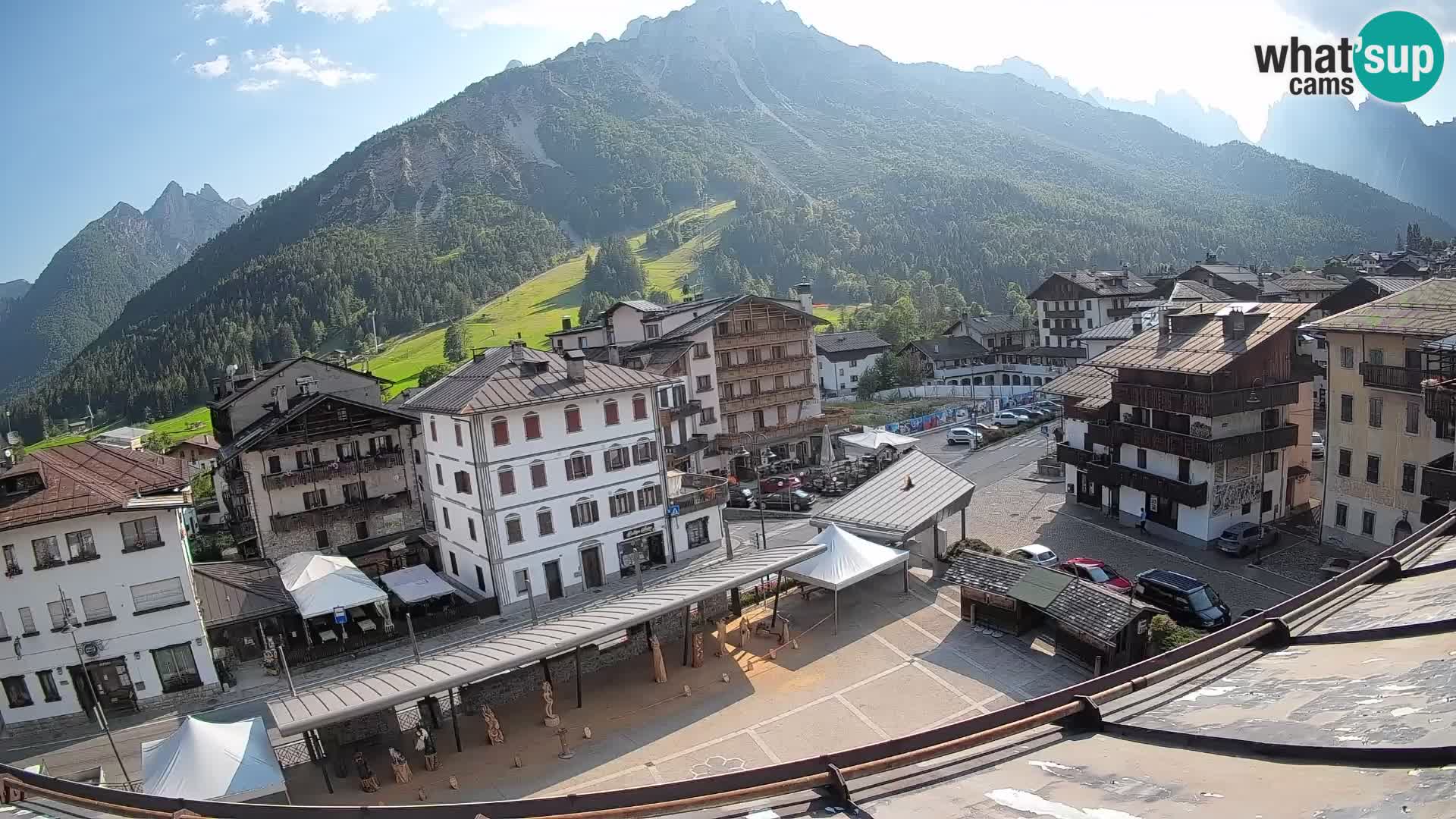 Plaza principal de Forni di Sopra