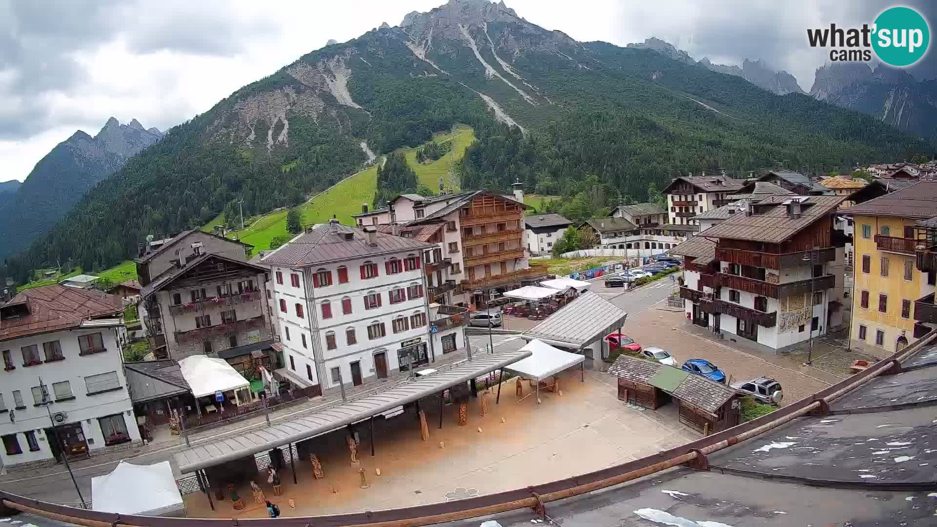 Hauptplatz von Forni di Sopra