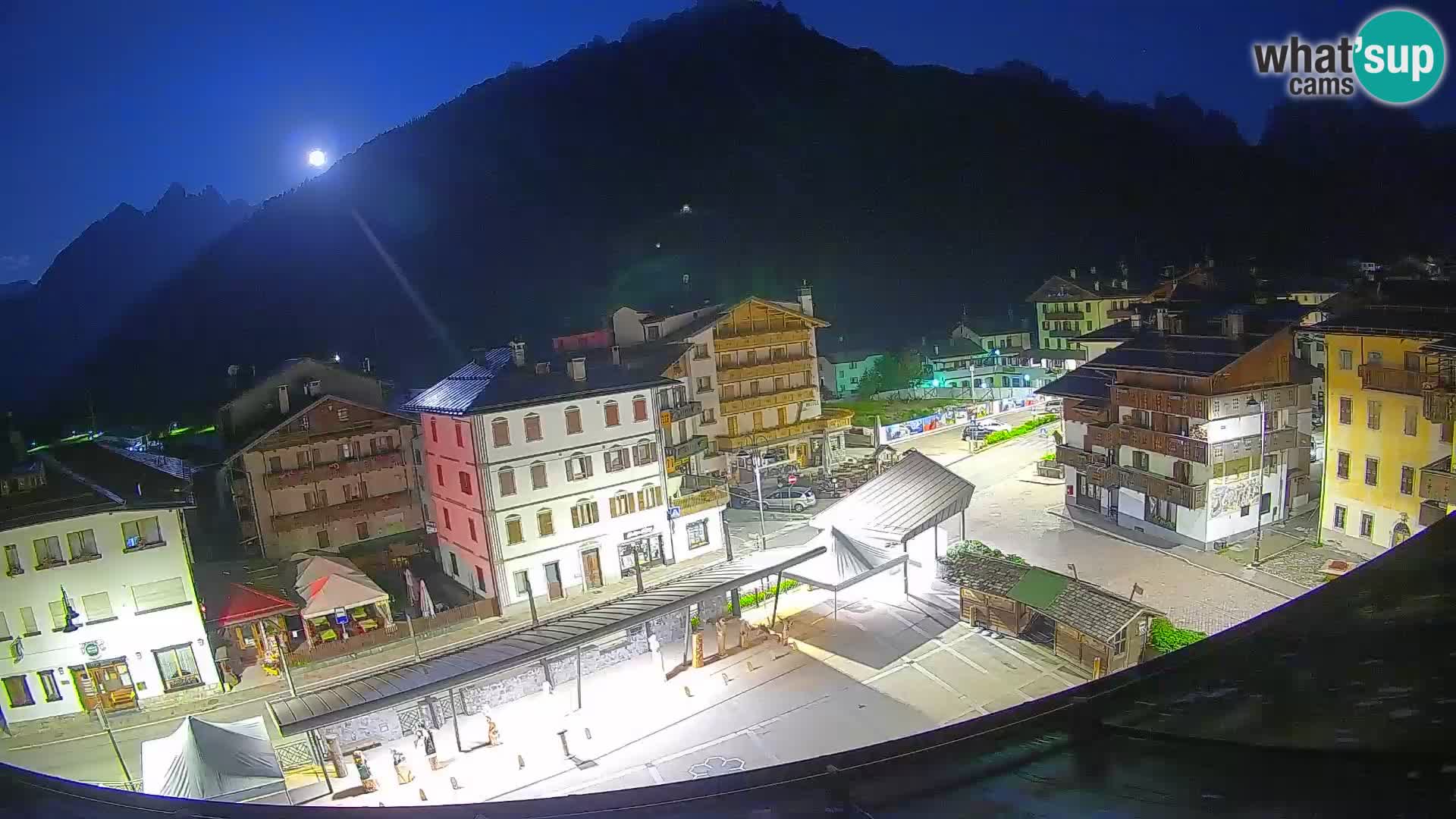 Piazza centrale di Forni di Sopra