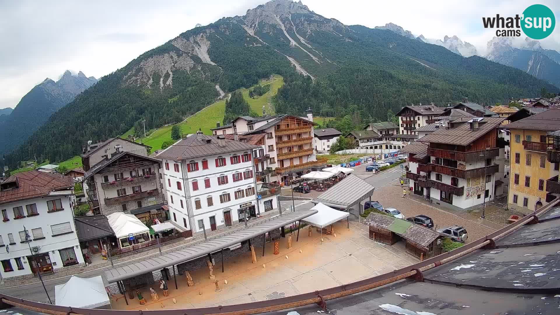 Piazza centrale di Forni di Sopra