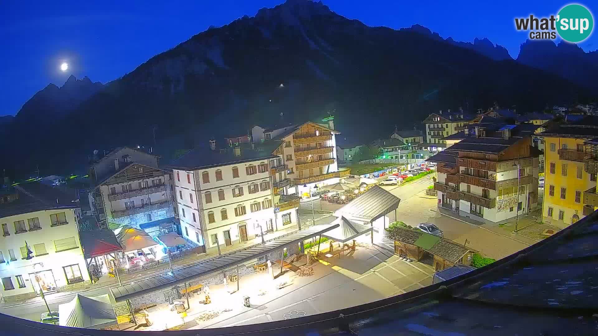 Piazza centrale di Forni di Sopra