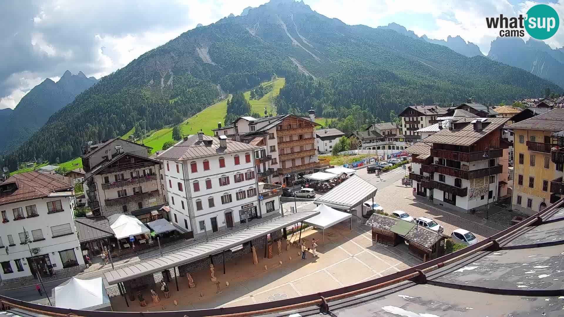 Plaza principal de Forni di Sopra