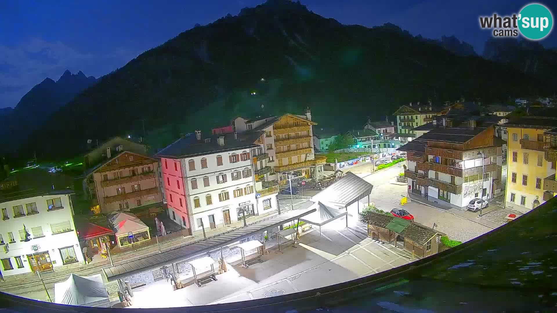 Plaza principal de Forni di Sopra