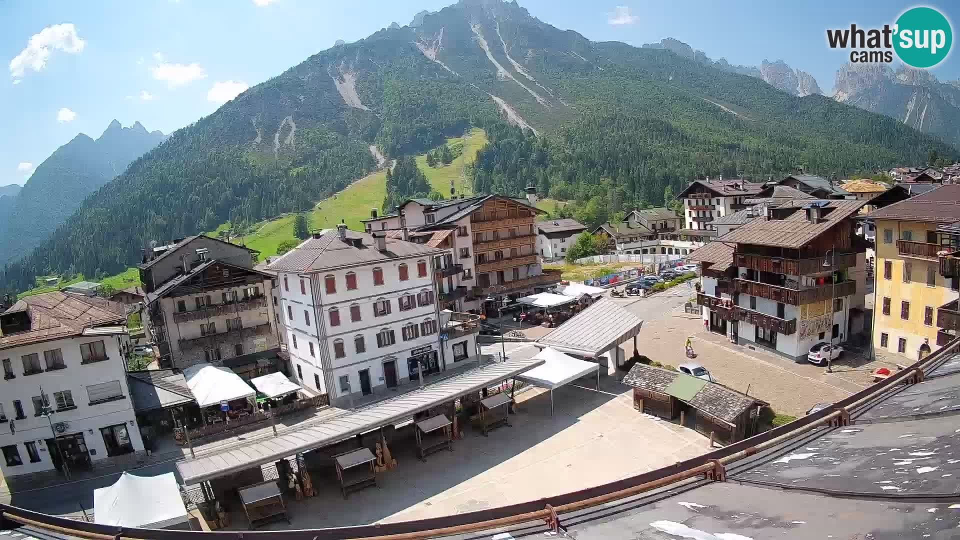 Hauptplatz von Forni di Sopra