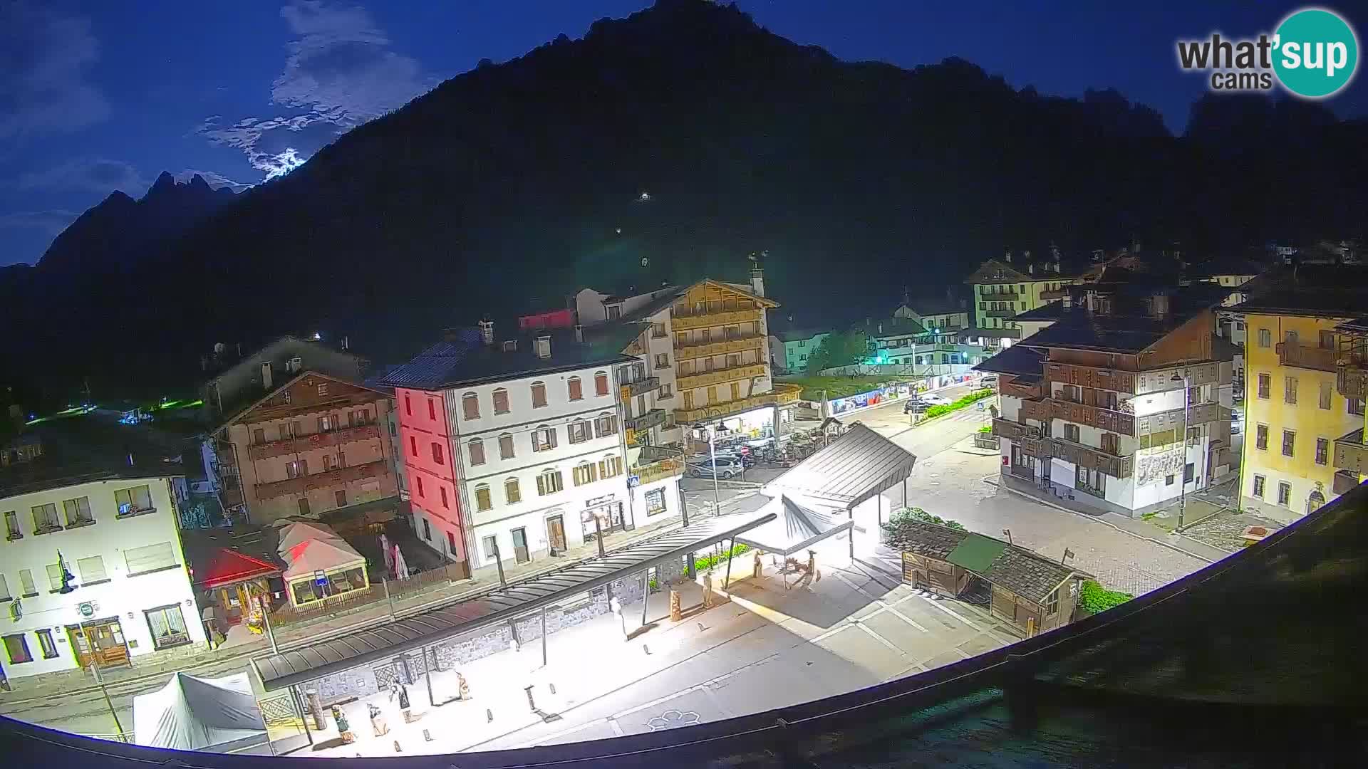 Plaza principal de Forni di Sopra
