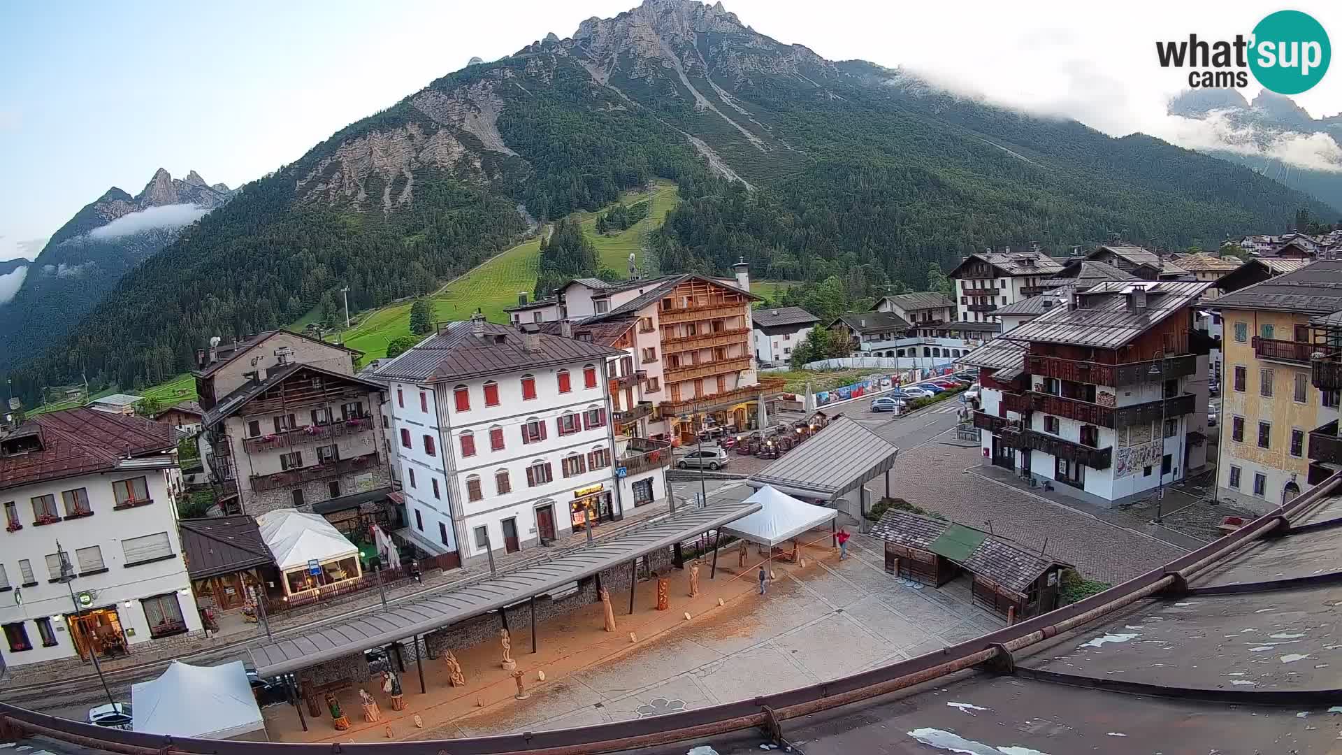 Piazza centrale di Forni di Sopra