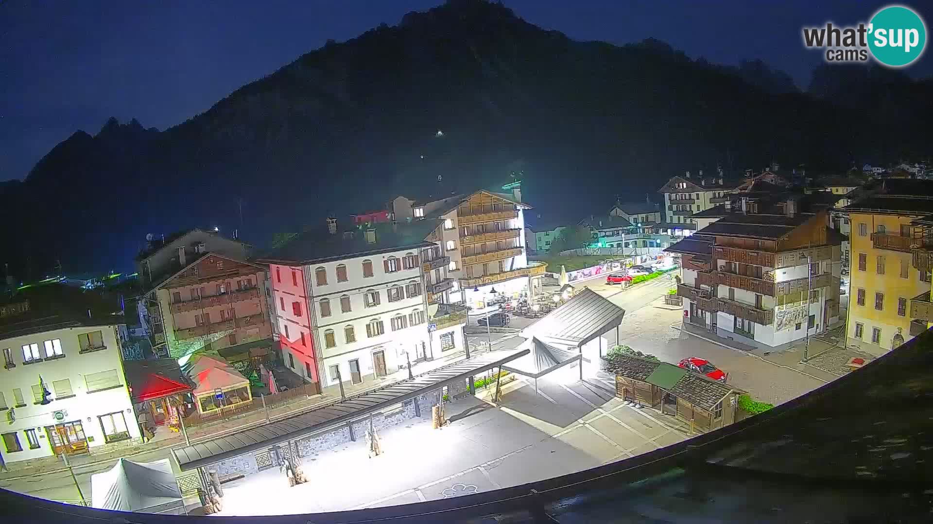 Piazza centrale di Forni di Sopra