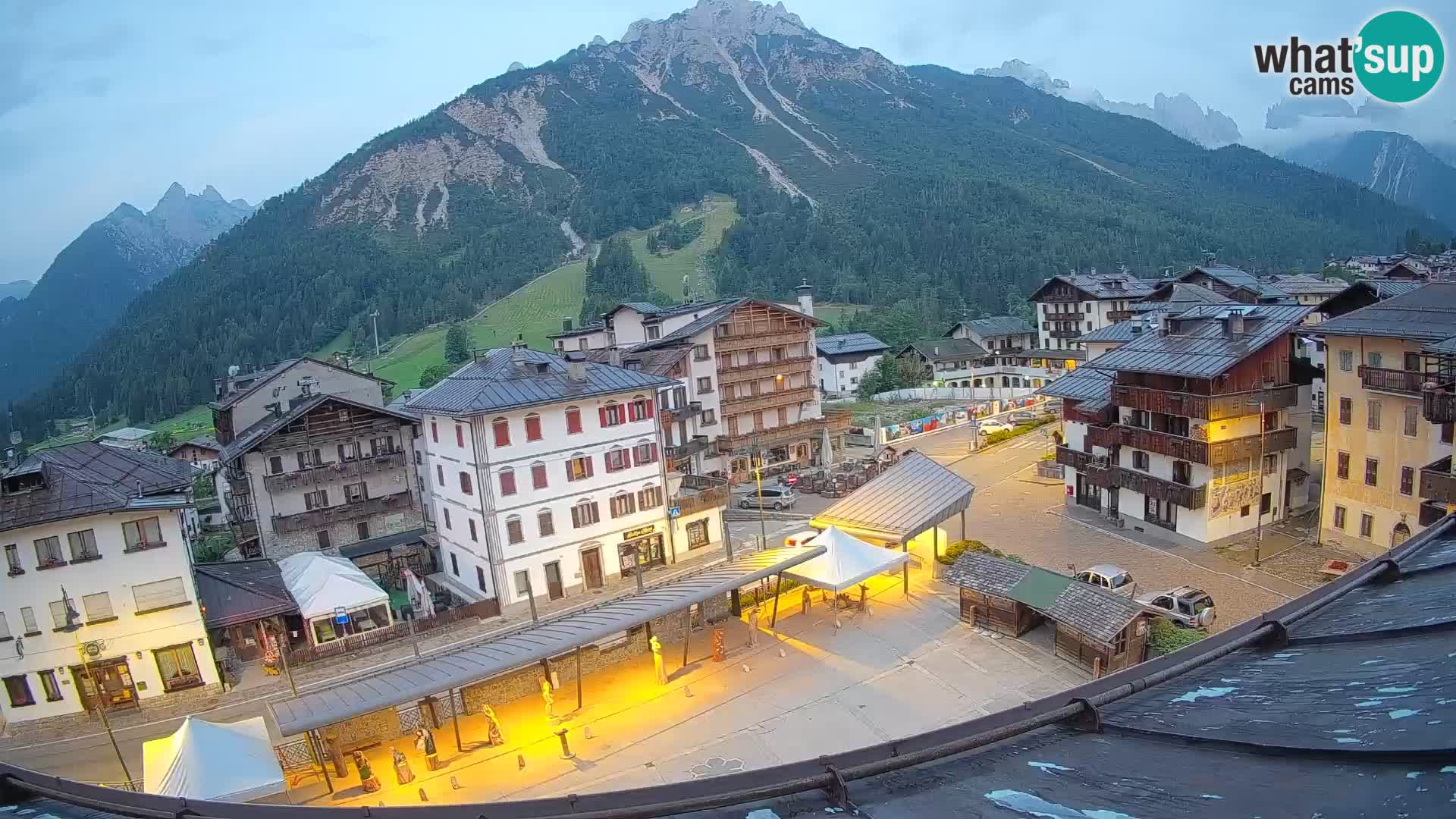 Piazza centrale di Forni di Sopra