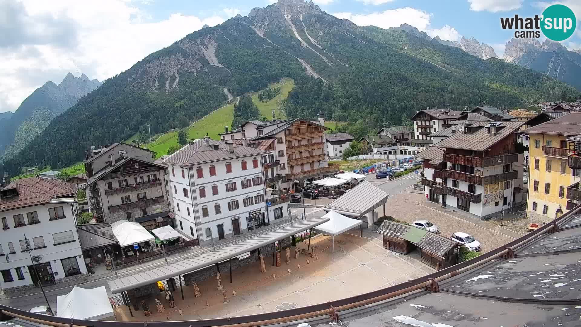 Piazza centrale di Forni di Sopra