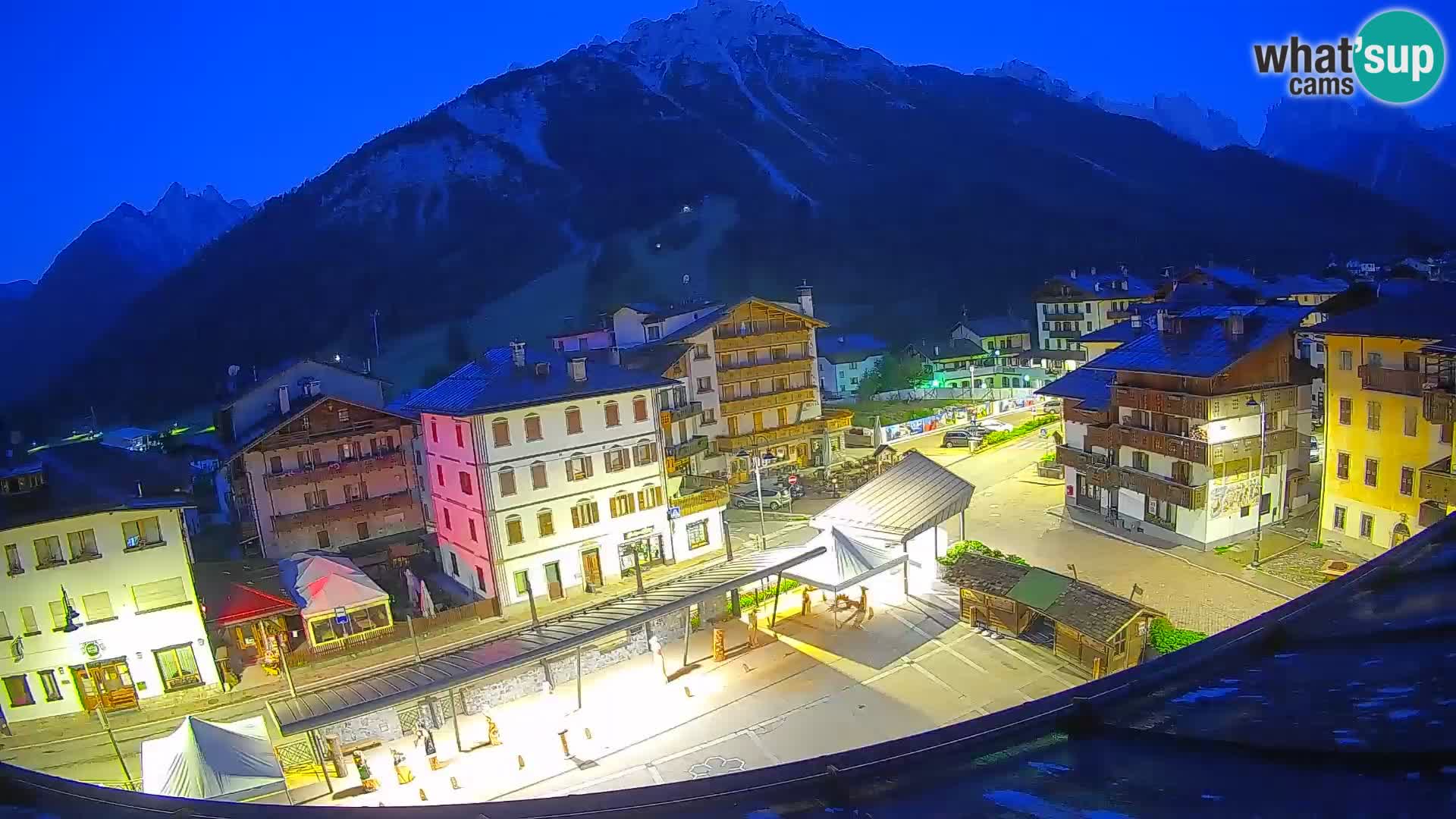 Plaza principal de Forni di Sopra
