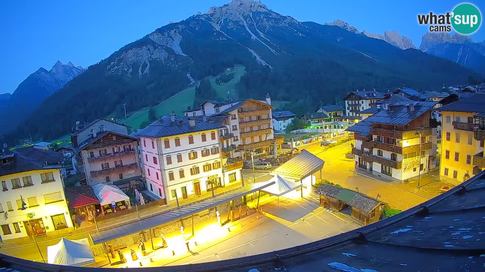 Plaza principal de Forni di Sopra