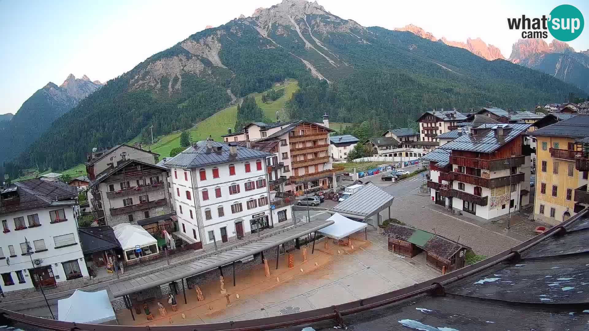 Plaza principal de Forni di Sopra