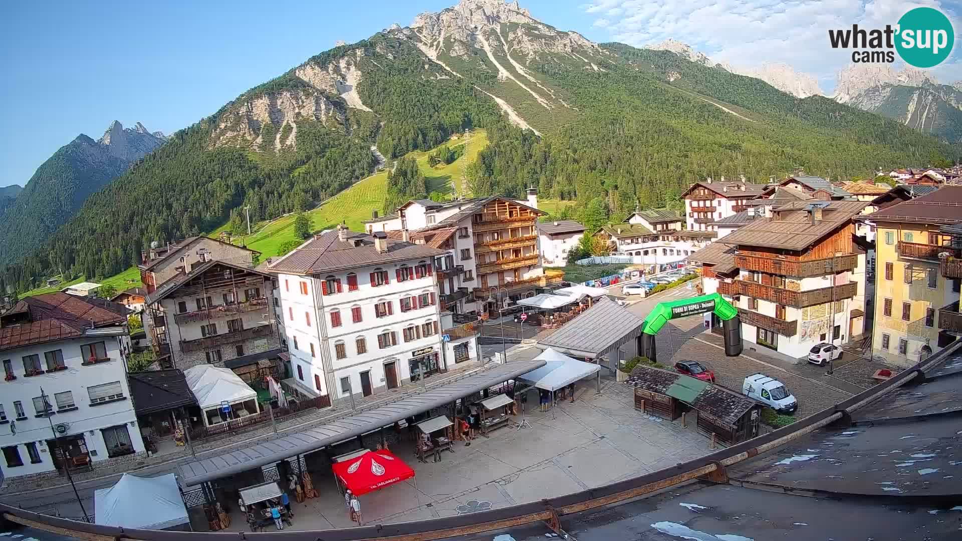 Plaza principal de Forni di Sopra