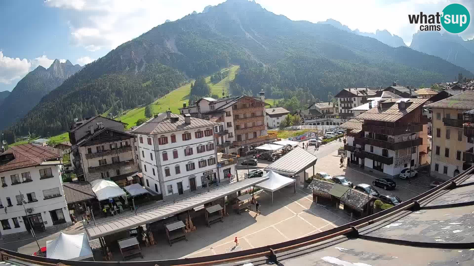 Piazza centrale di Forni di Sopra