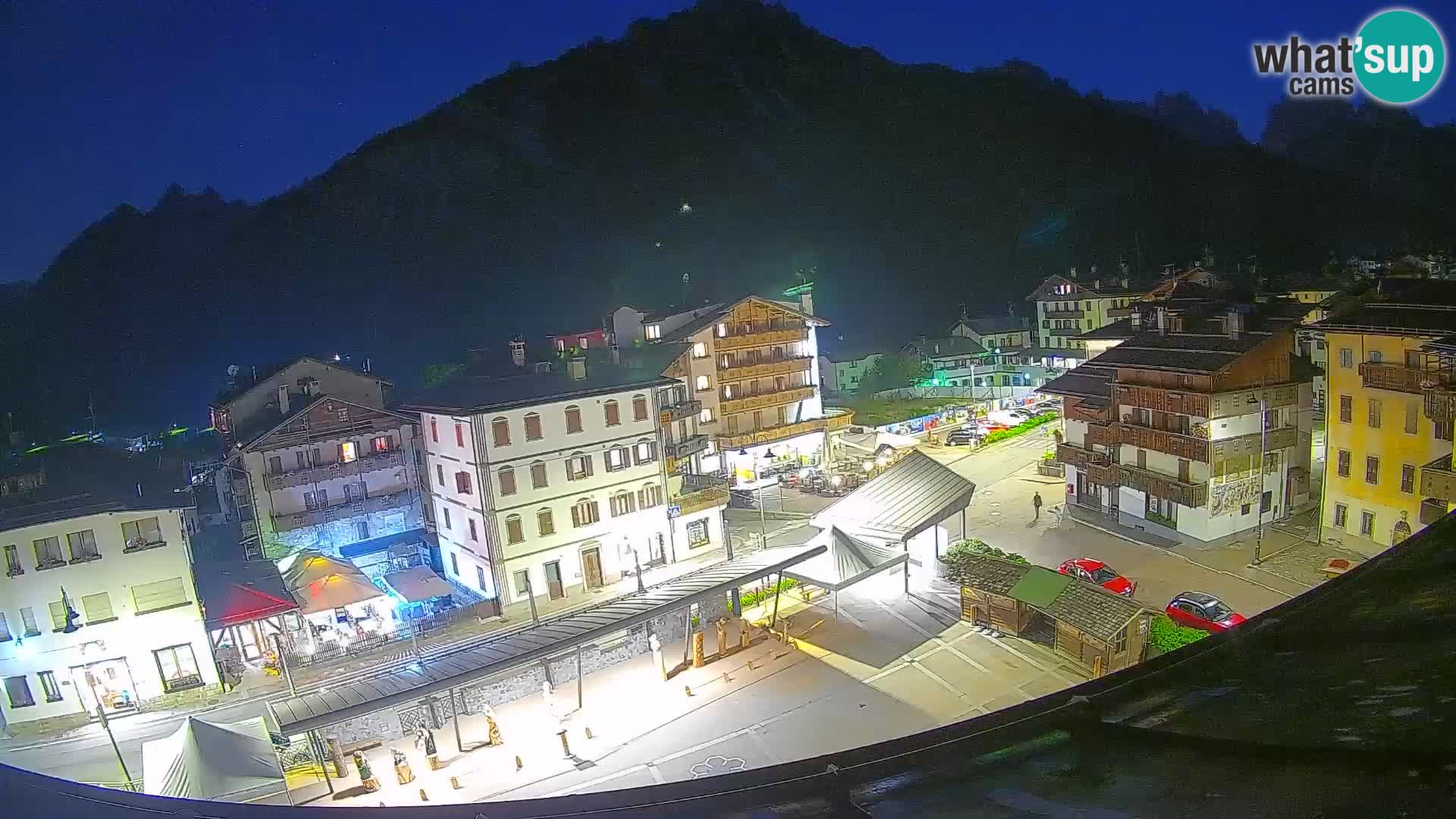 Piazza centrale di Forni di Sopra