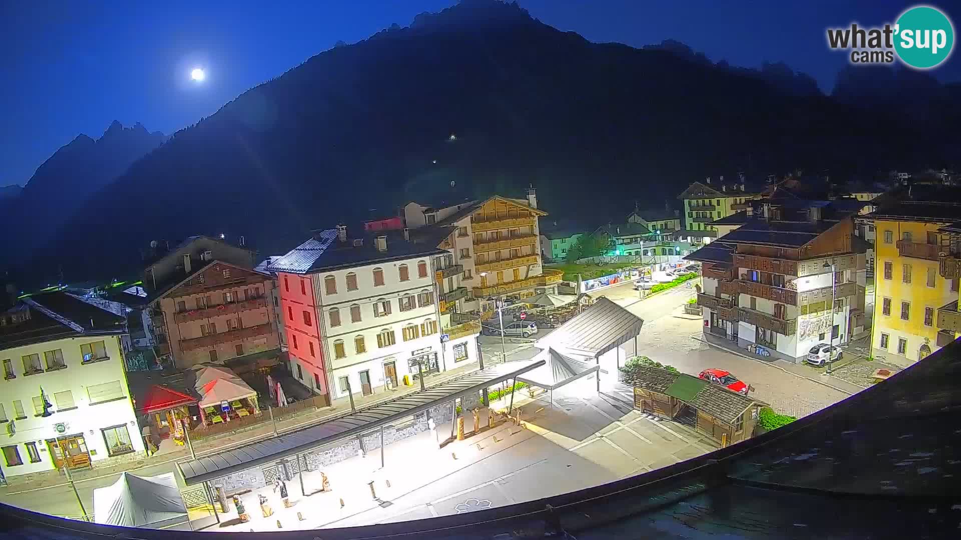 Plaza principal de Forni di Sopra