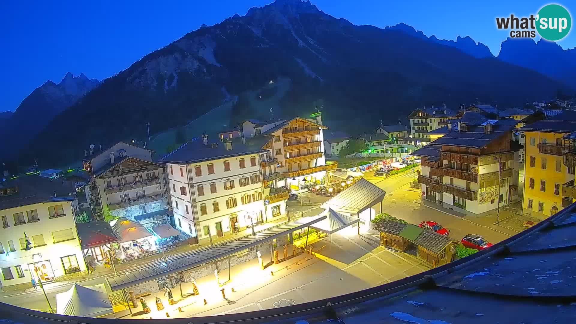 Piazza centrale di Forni di Sopra