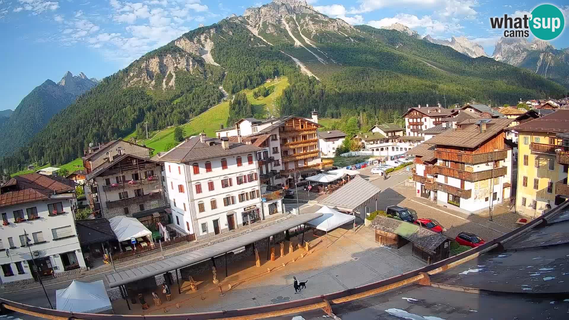 Plaza principal de Forni di Sopra