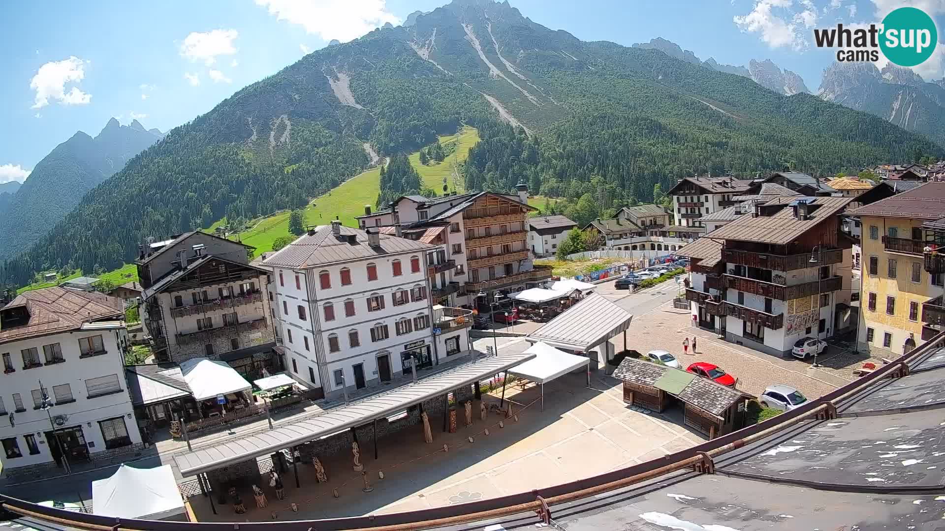 Plaza principal de Forni di Sopra