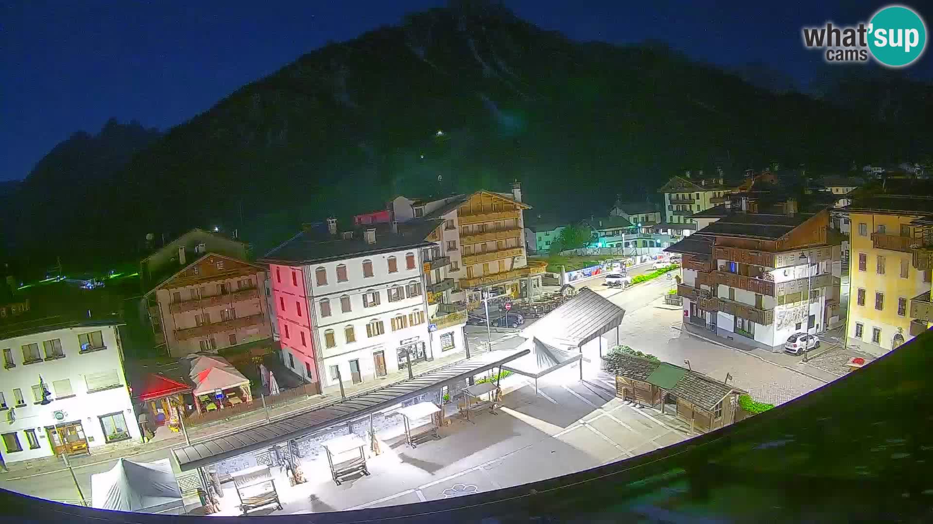 Plaza principal de Forni di Sopra