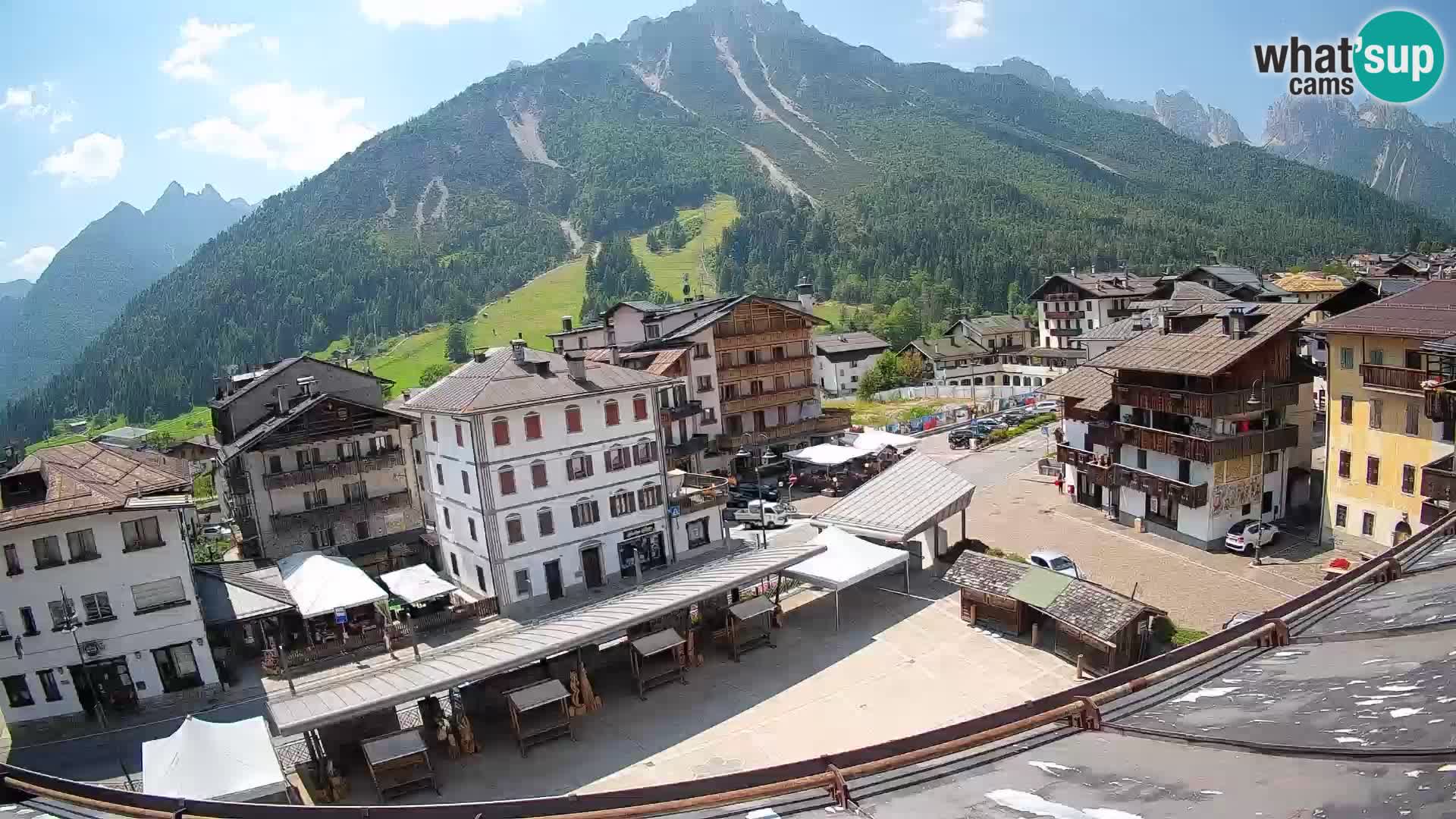 Plaza principal de Forni di Sopra