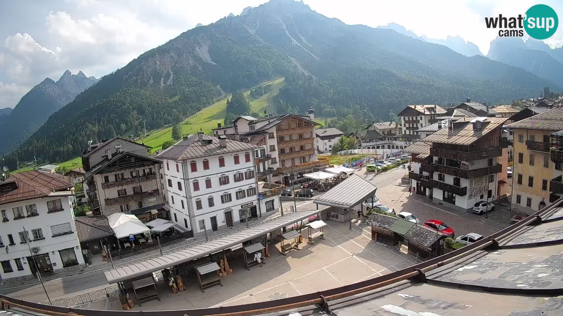 Piazza centrale di Forni di Sopra