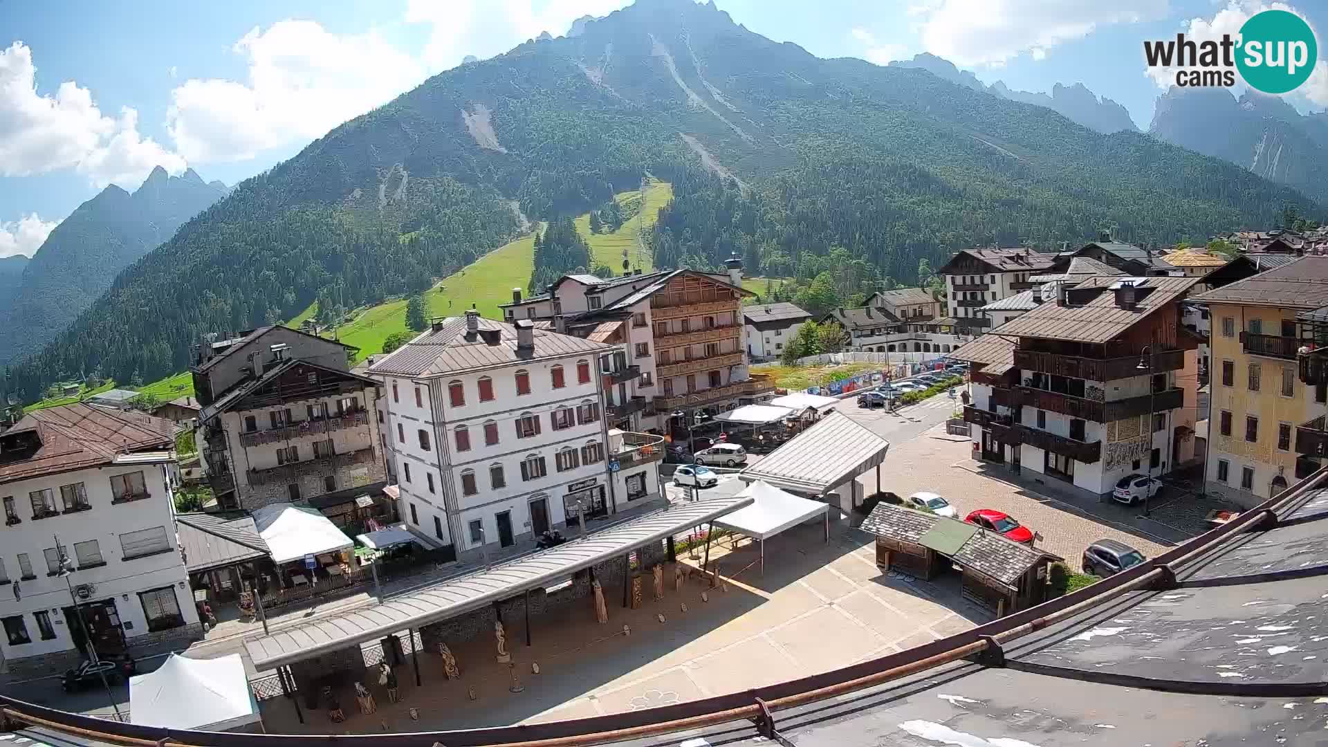 Hauptplatz von Forni di Sopra
