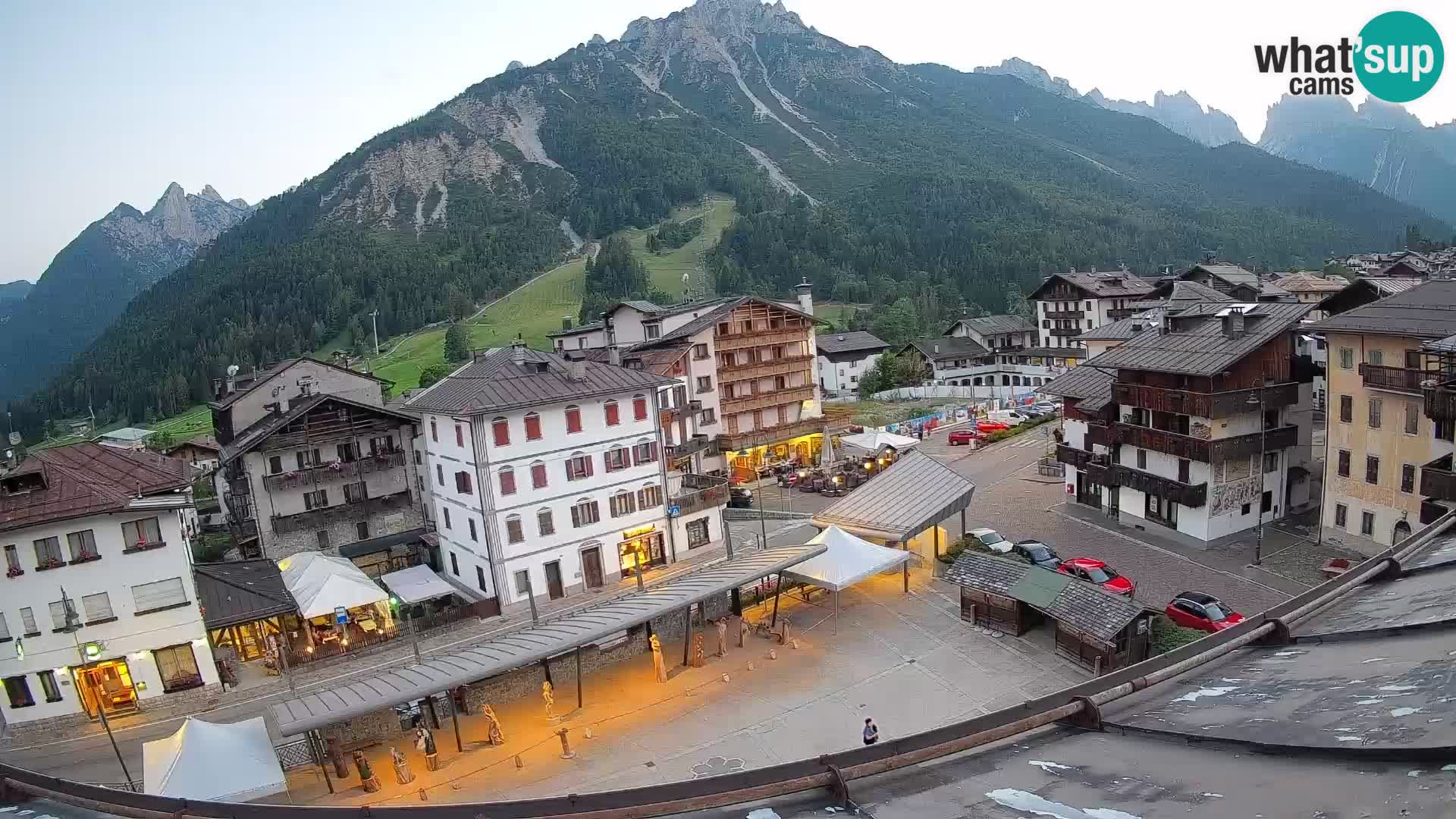 Piazza centrale di Forni di Sopra