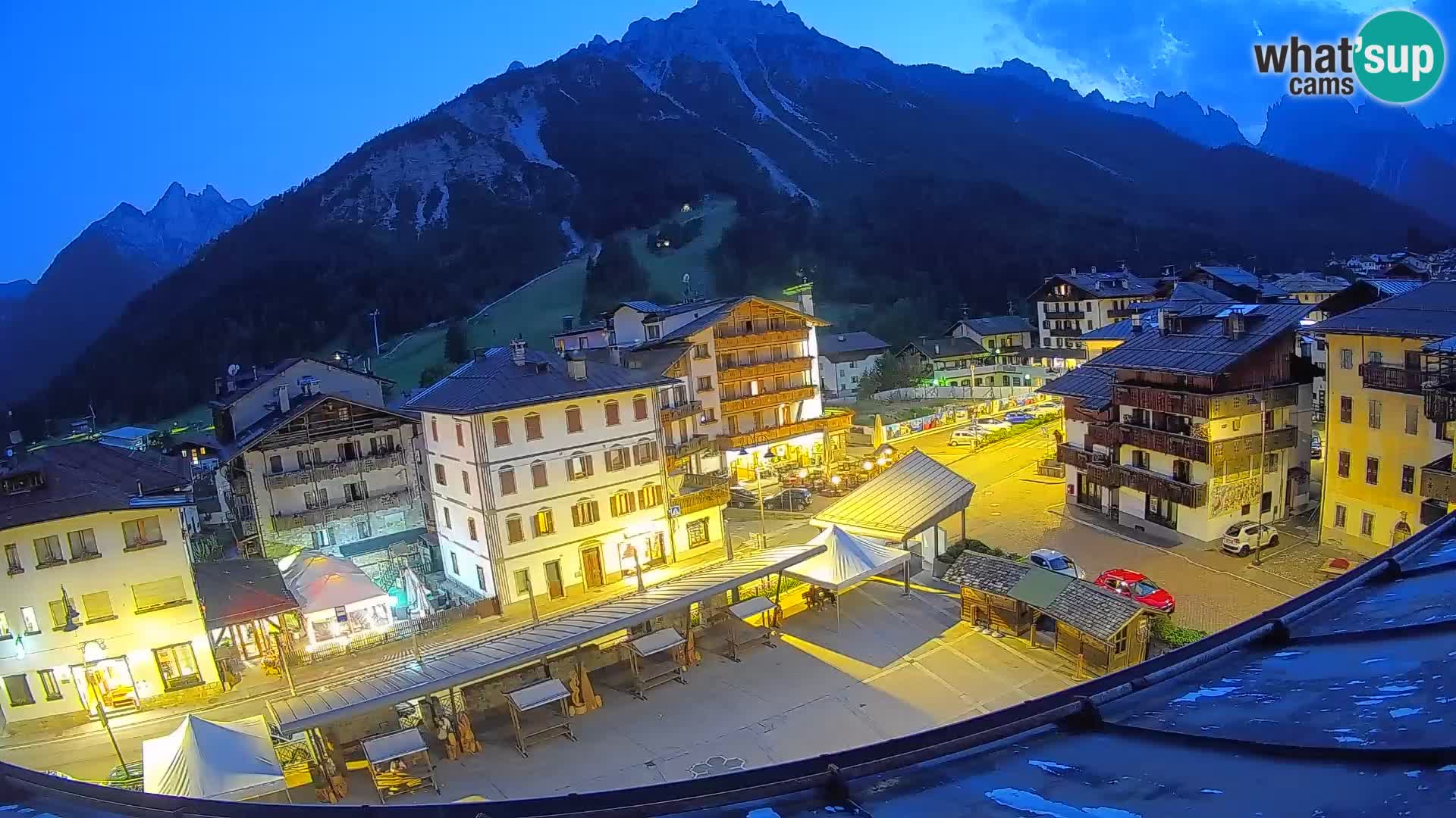 Plaza principal de Forni di Sopra
