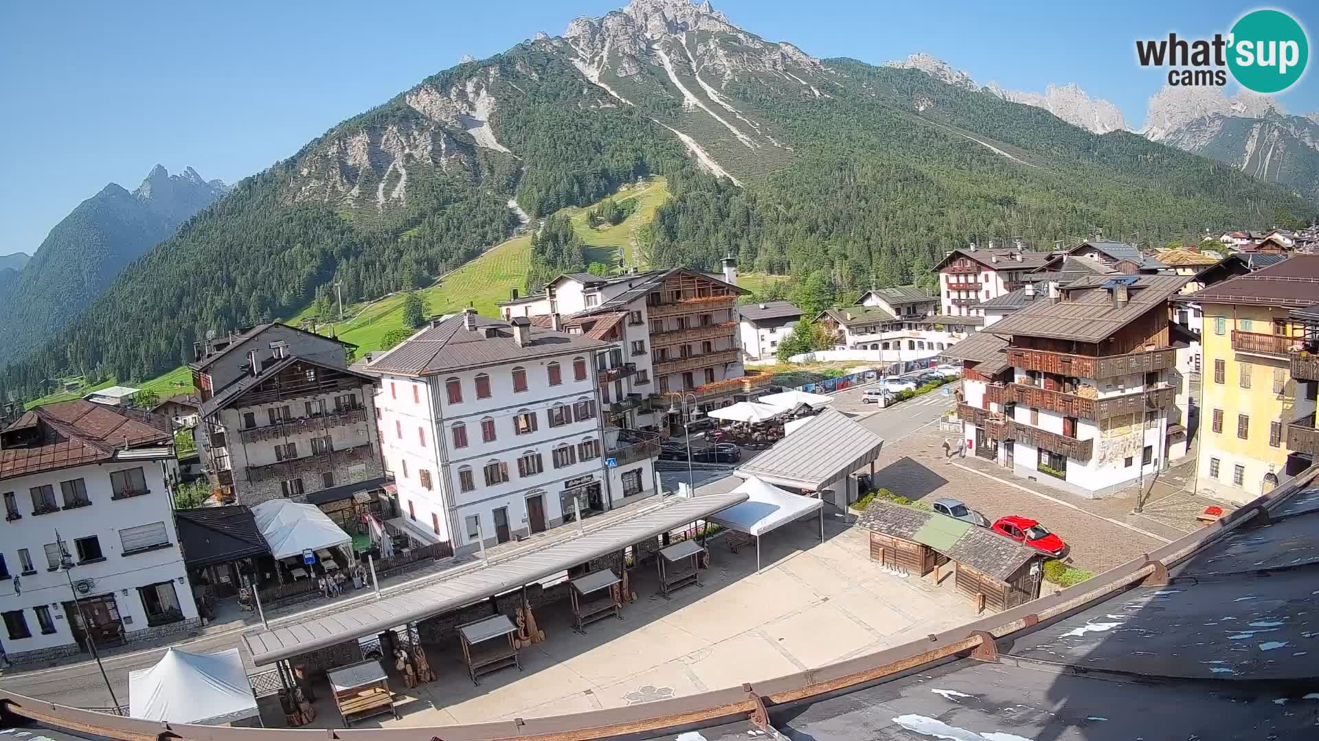 Piazza centrale di Forni di Sopra