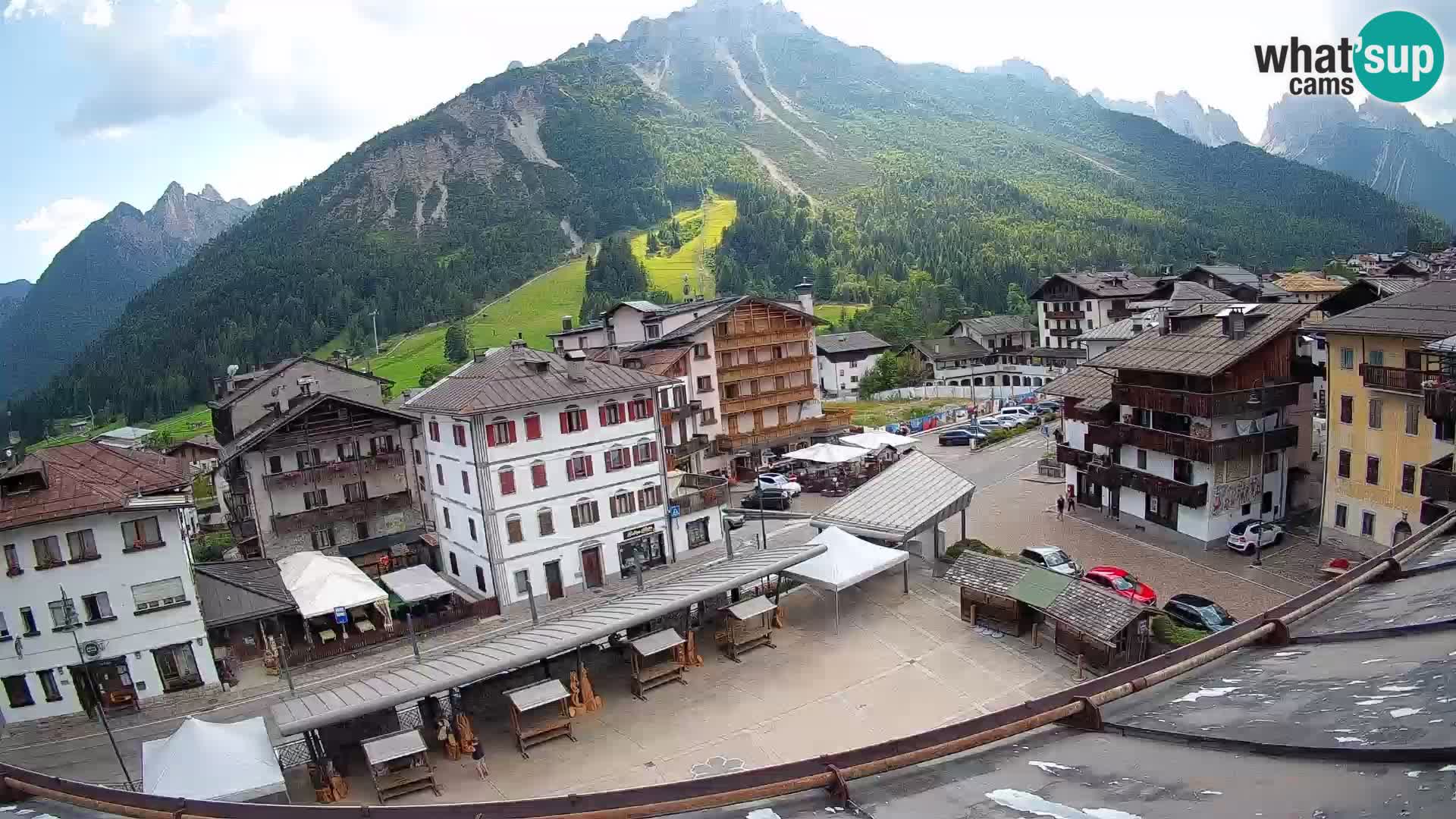 Plaza principal de Forni di Sopra