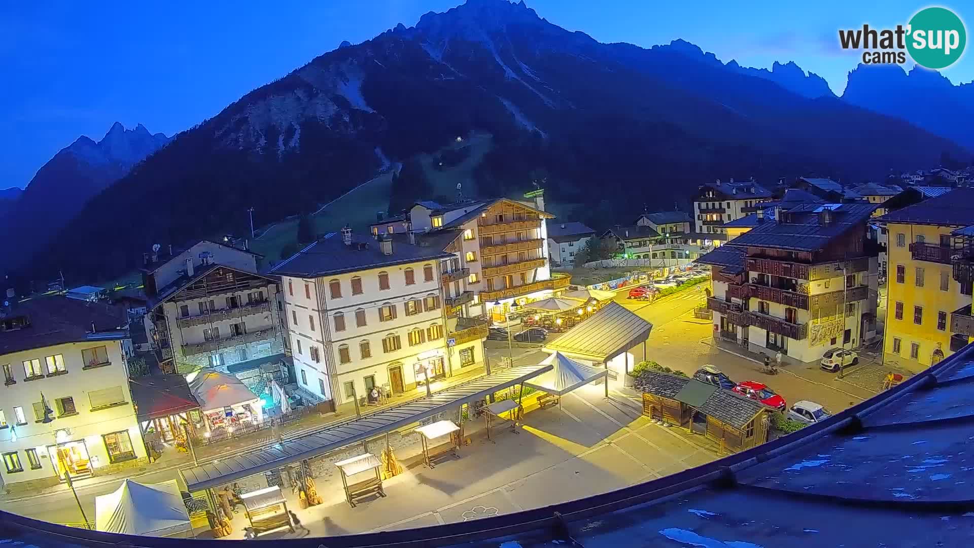 Piazza centrale di Forni di Sopra