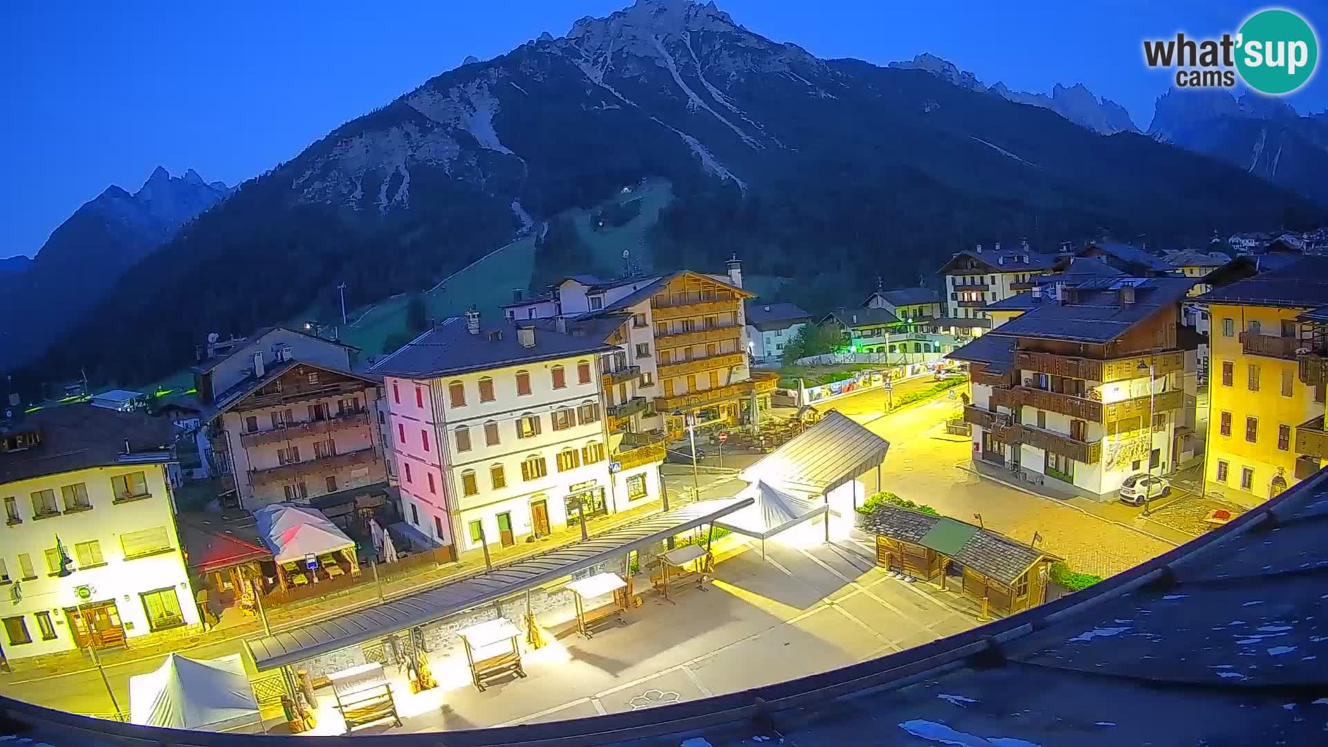 Piazza centrale di Forni di Sopra
