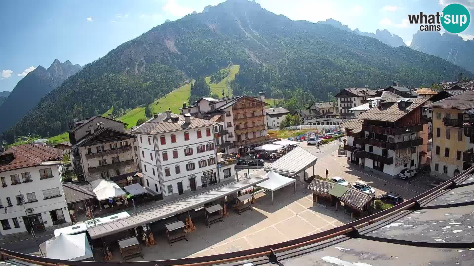 Piazza centrale di Forni di Sopra